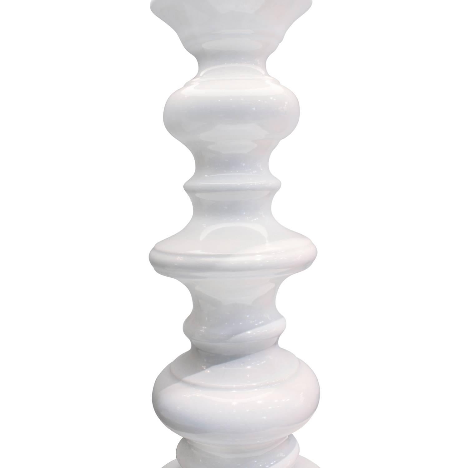 Modern Sculptural White Ceramic Table Lamp, 1960s For Sale
