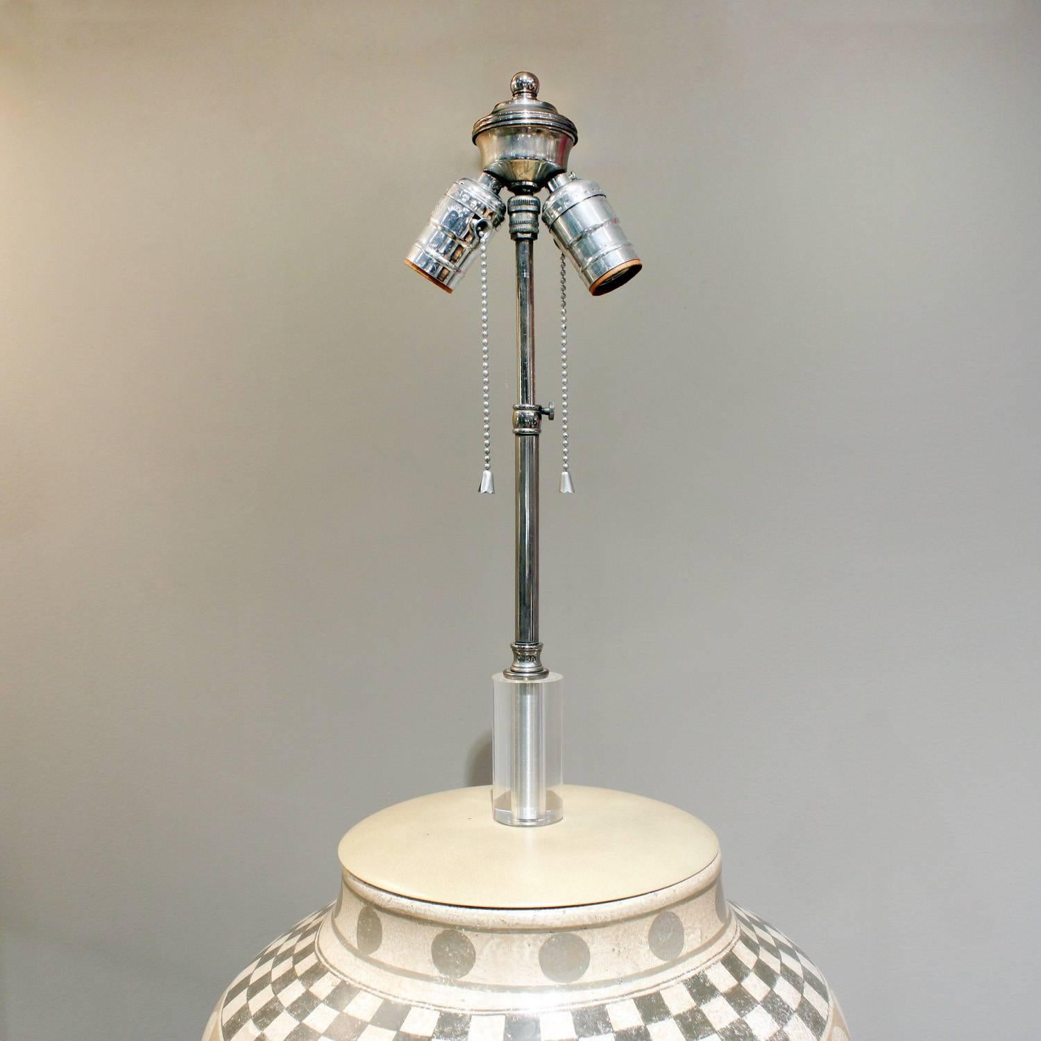 Large ceramic table lamp with hand-applied geometric decoration on a thick Lucite base by Trattoria G., Italy, 1970s (signed on base and side).