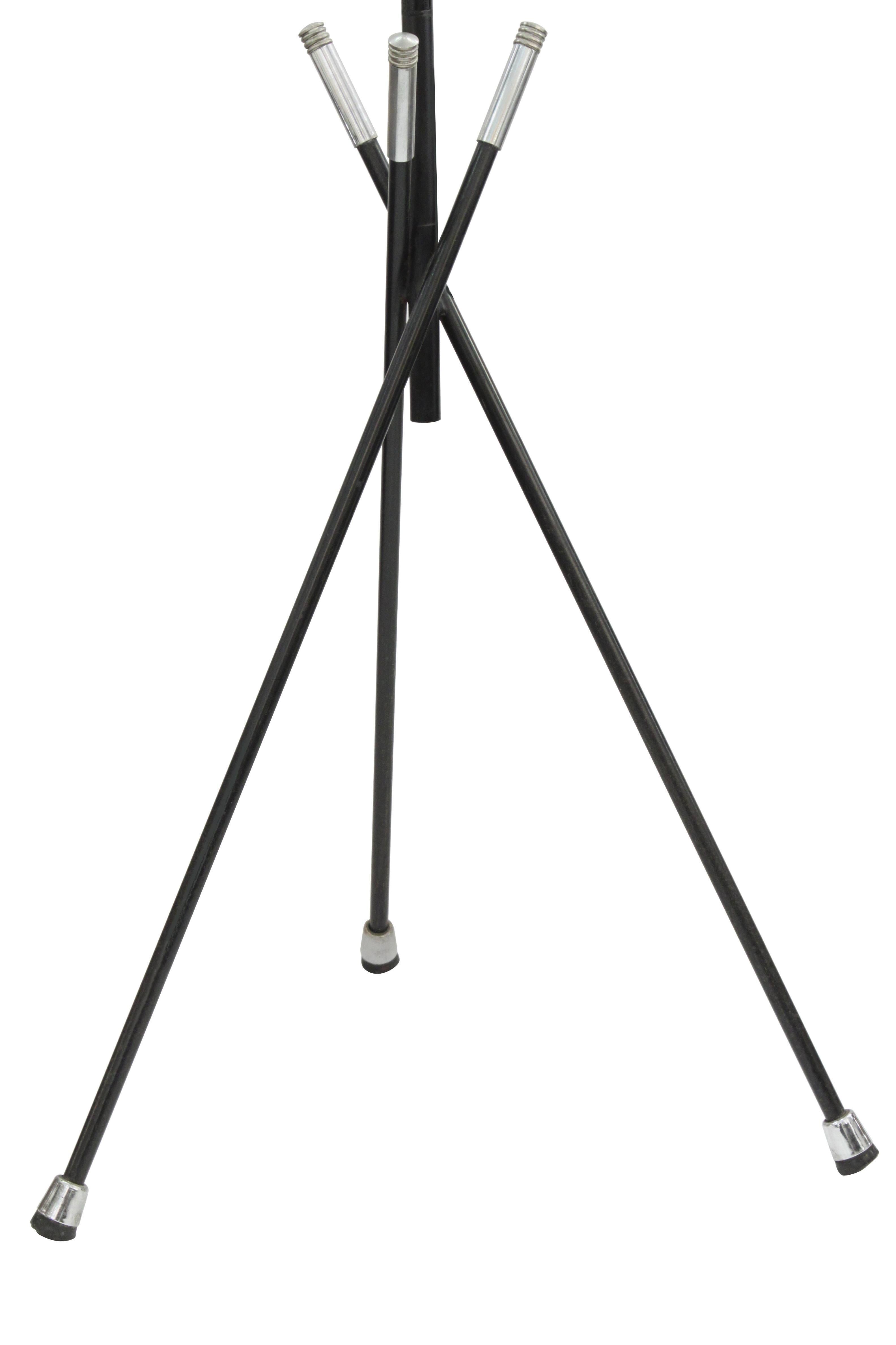 Français Lampadaire français élégant en vente