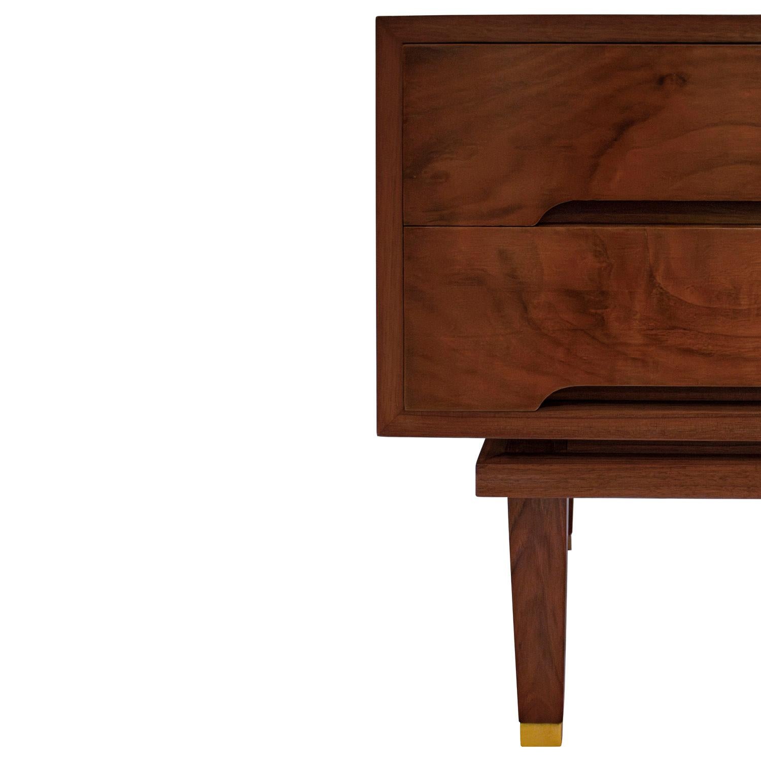 Mid-20th Century Pair of Clean Line Italian Bedside Tables in Figured Walnut 1950s