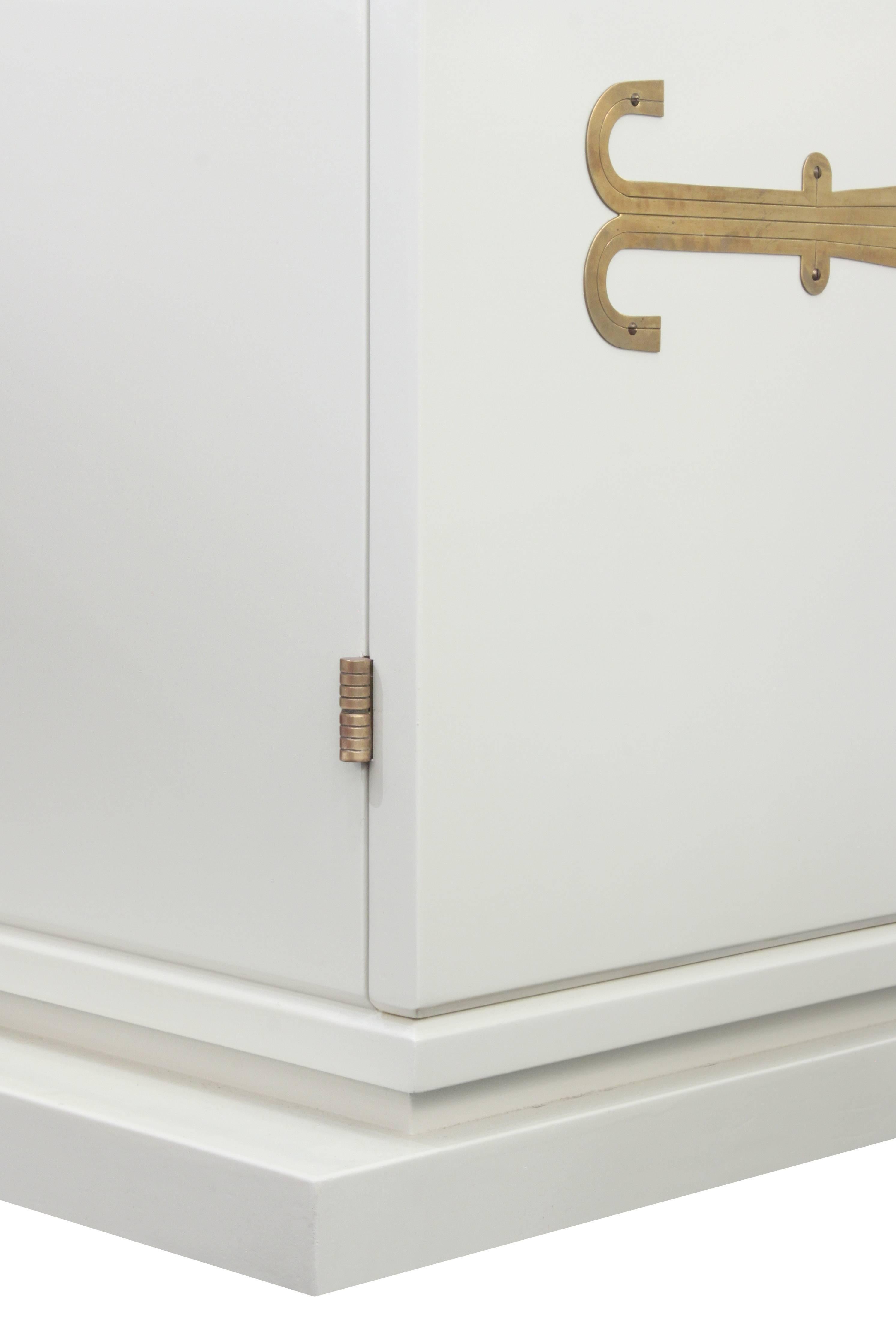 Tommi Parzinger Two-Door Credenza No. 140 with Iconic Brass Hardware 1950s In Excellent Condition In New York, NY