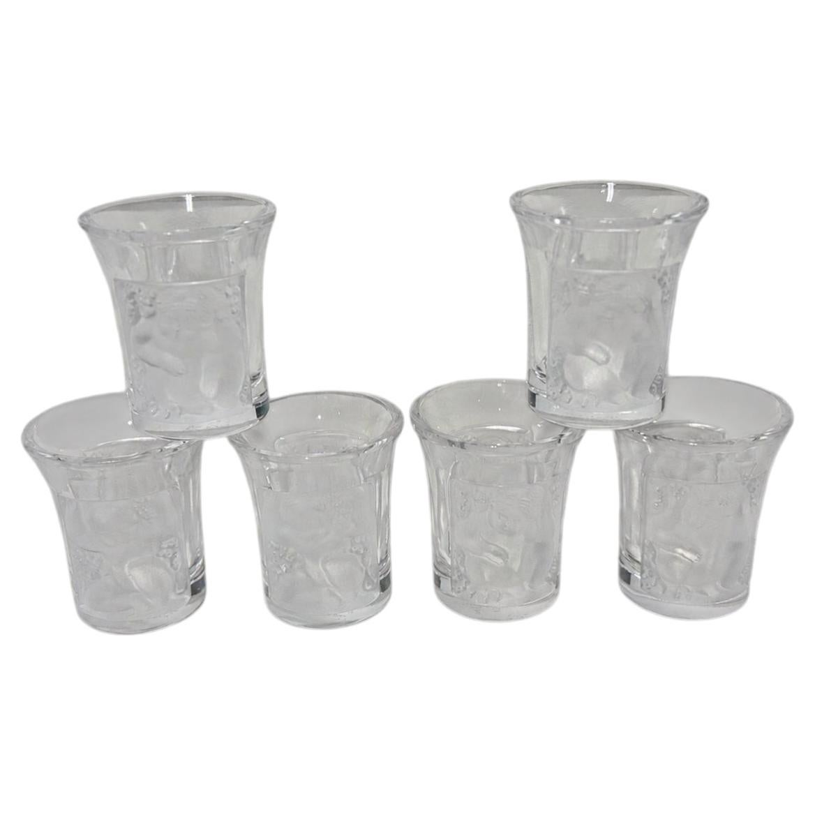 Set di sei (6) bicchierini da liquore in cristallo Lalique "Enfants", firmati in Francia