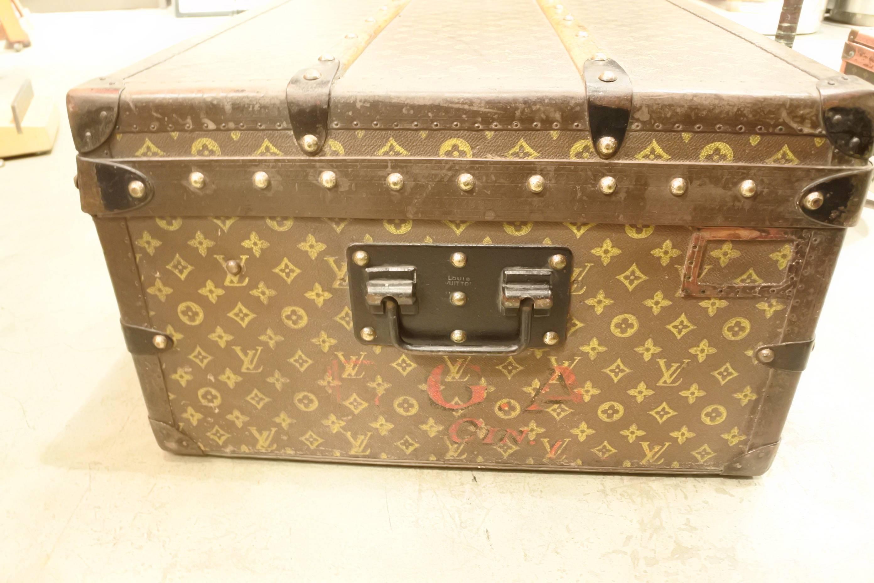 Vintage Louis Vuitton Steamer Trunk In Excellent Condition For Sale In New York, NY