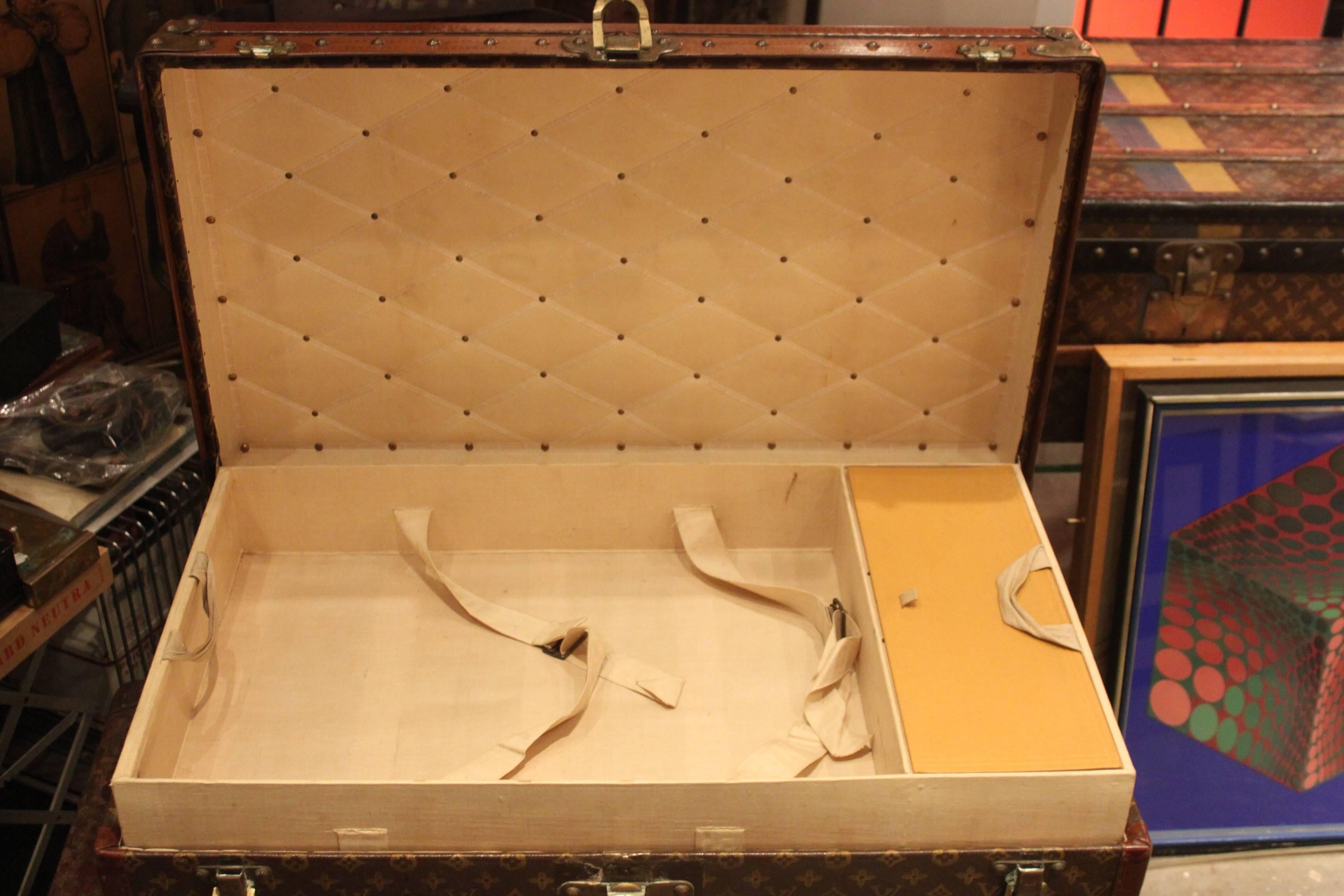 Vintage Louis Vuitton Steamer Trunk In Good Condition For Sale In New York, NY