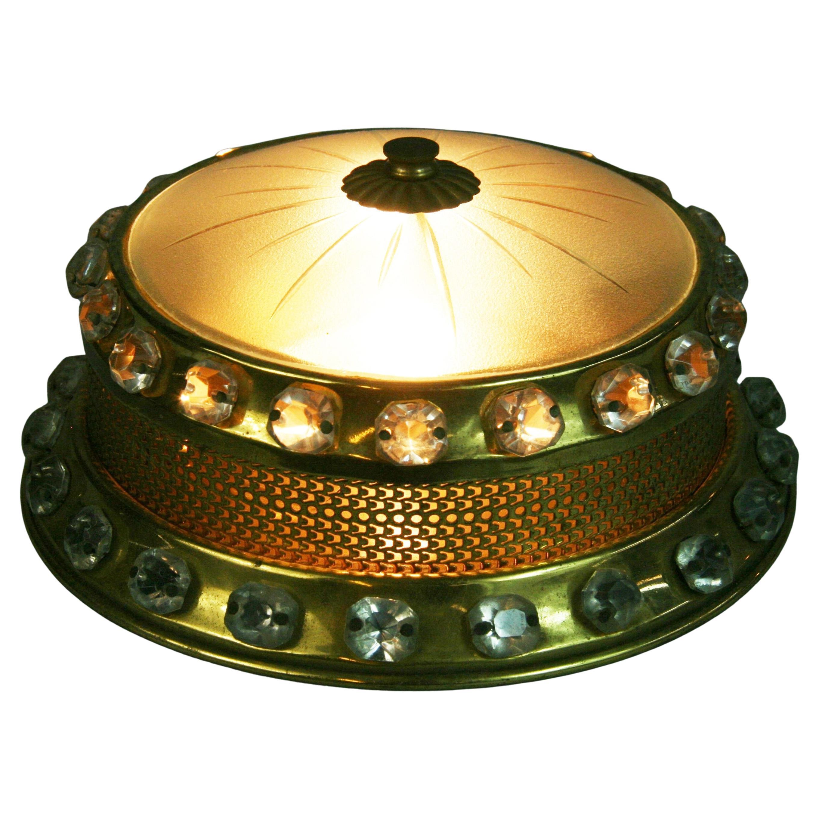 Baguès francés de cristal y latón  Lámpara de techo, hacia 1940