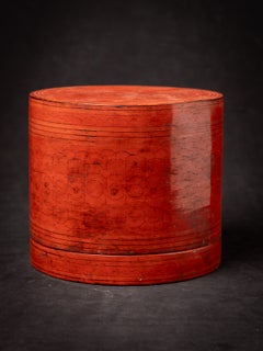 Antique Burmese lacquerware betelnut box from Burma