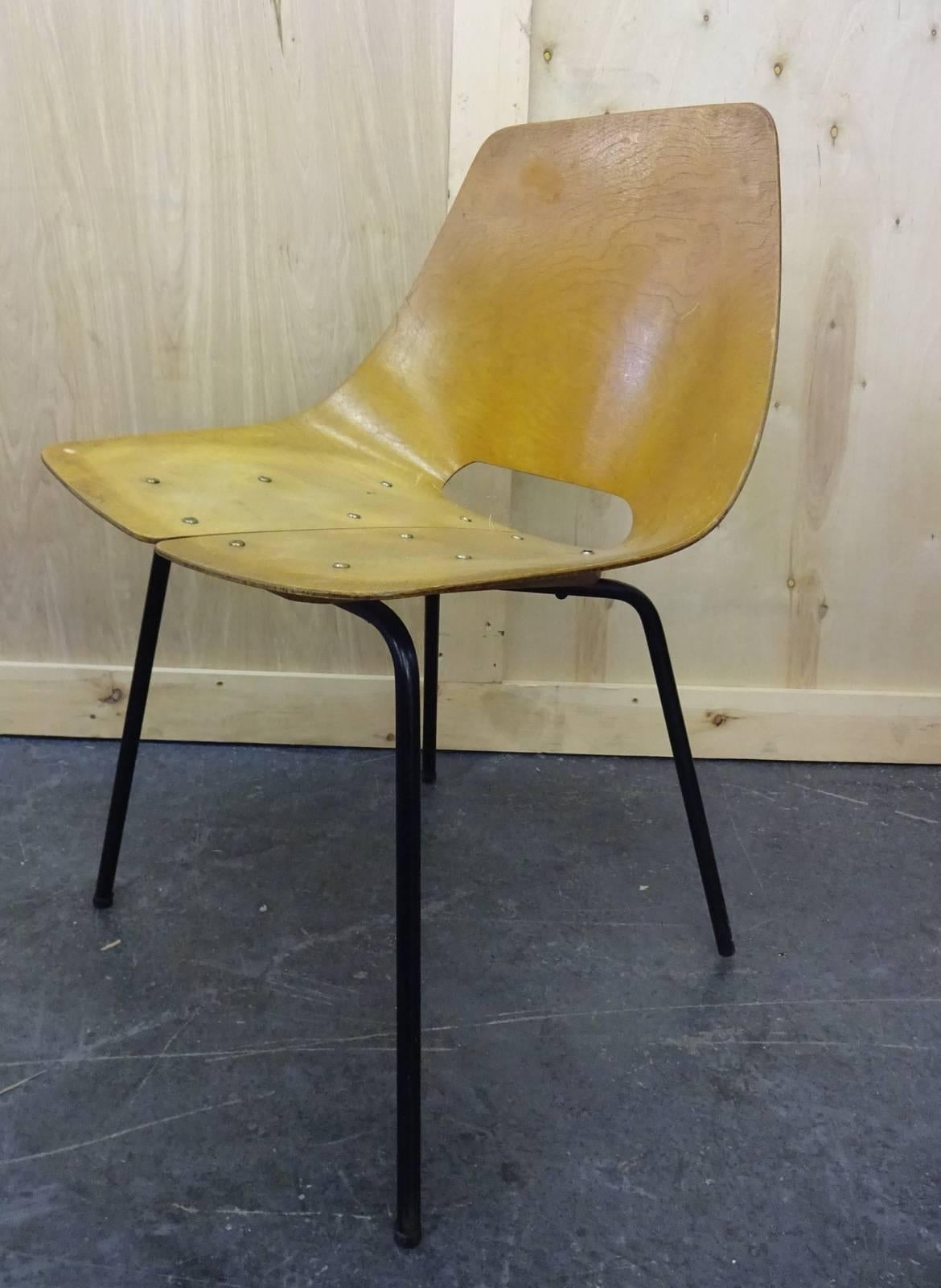 Paire de chaises Tonneau Guariche Bon état - En vente à Brooklyn, NY