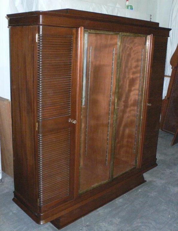 Mahogany Cabinet In Good Condition For Sale In Brooklyn, NY