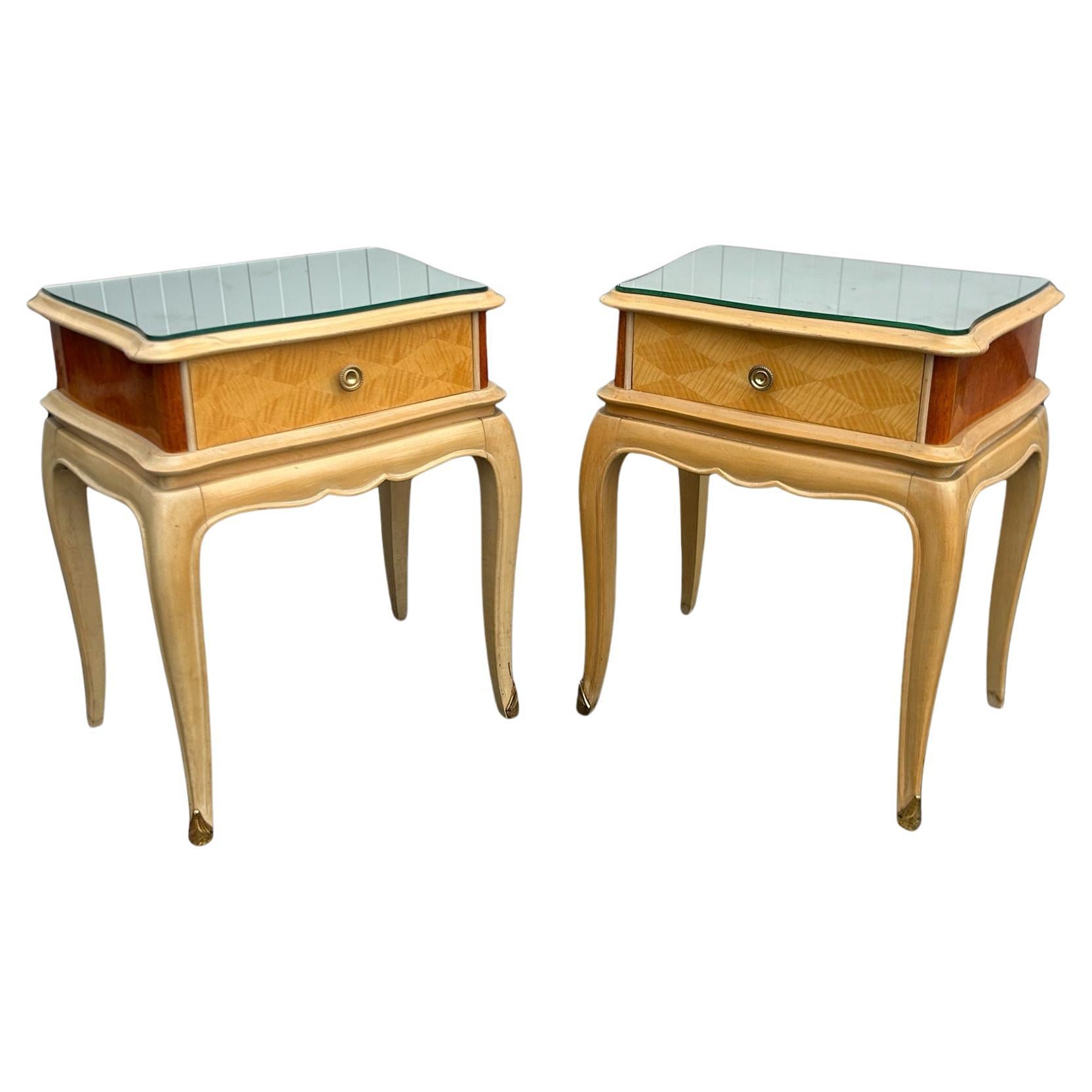 paire de tables d'appoint attribuée à Rene His en vente