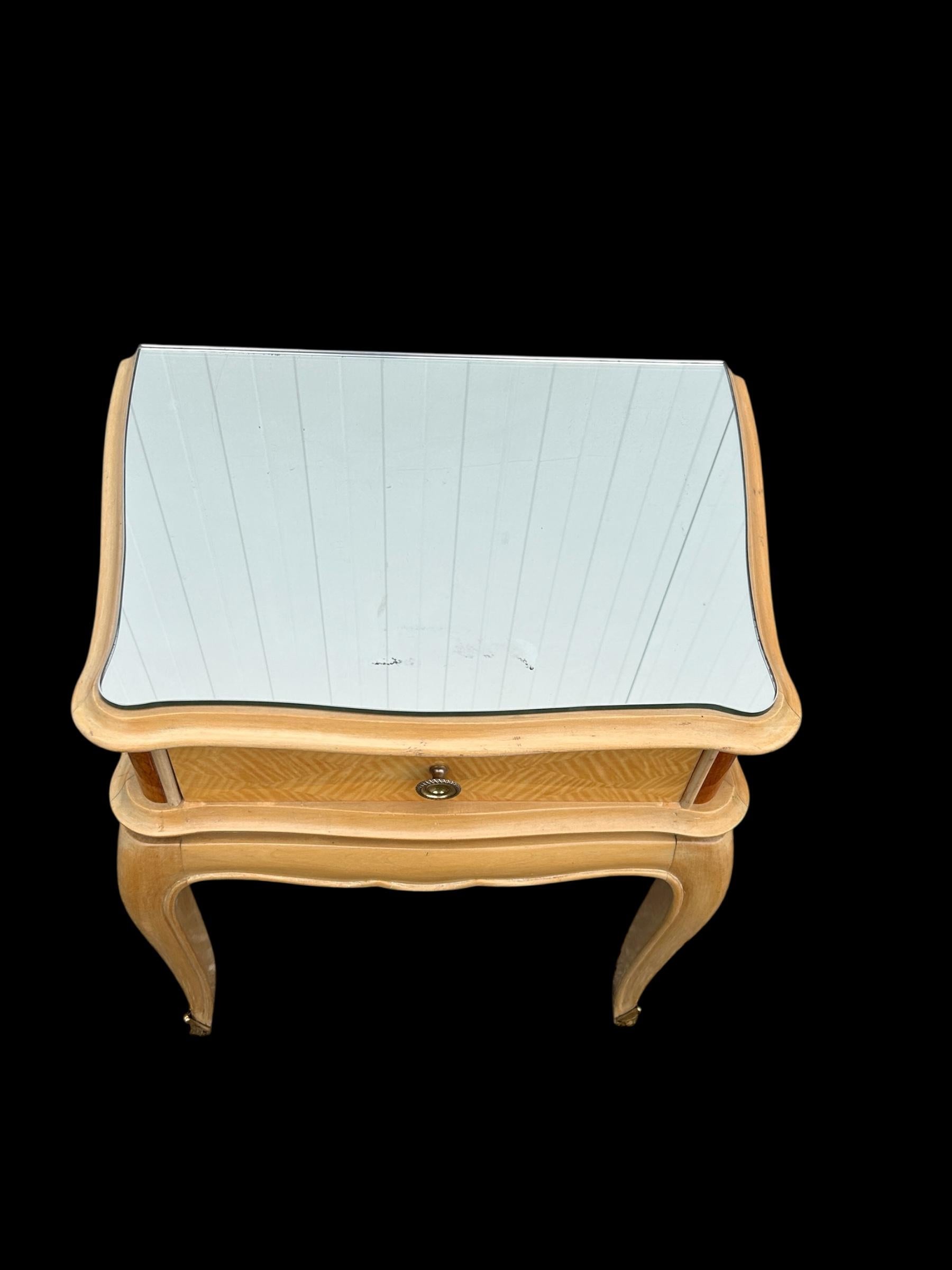 paire de tables d'appoint attribuée à Rene His en vente 1