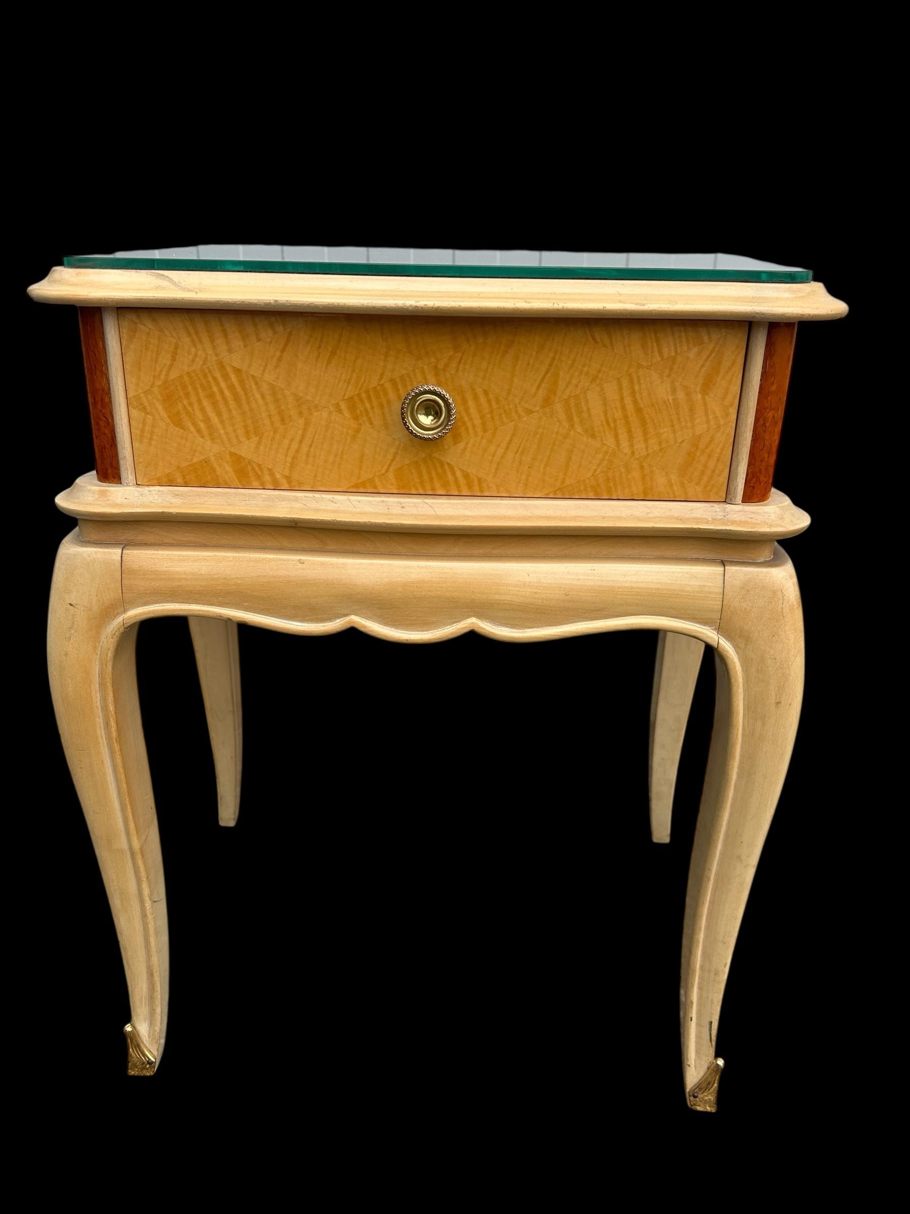 paire de tables d'appoint attribuée à Rene His en vente 4