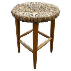 Taburete francés vintage de junco al estilo de Charlotte Perriand