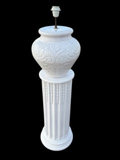 Lámpara de cerámica de estilo Art Déco sobre un pedestal con columna acanalada, Francia
