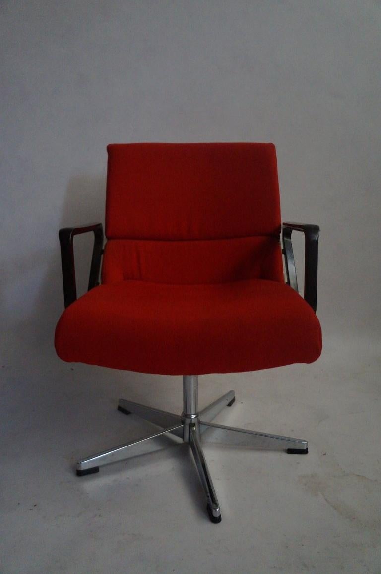 1970s Swivel Desk Armchair In Fair Condition In Brooklyn, NY