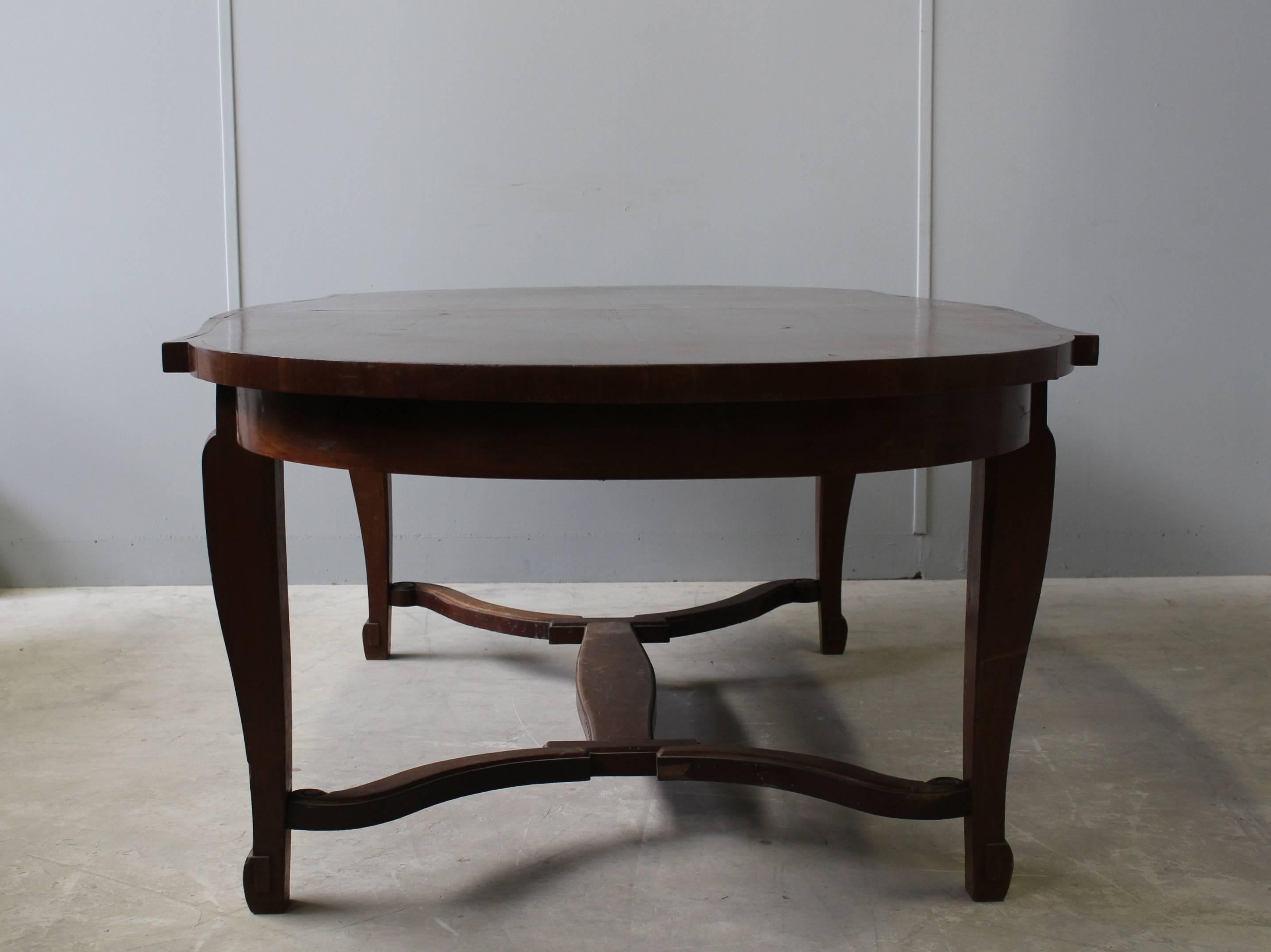Fine French Art Deco Mahogany Dining Table in the Manner of Arbus For Sale 1