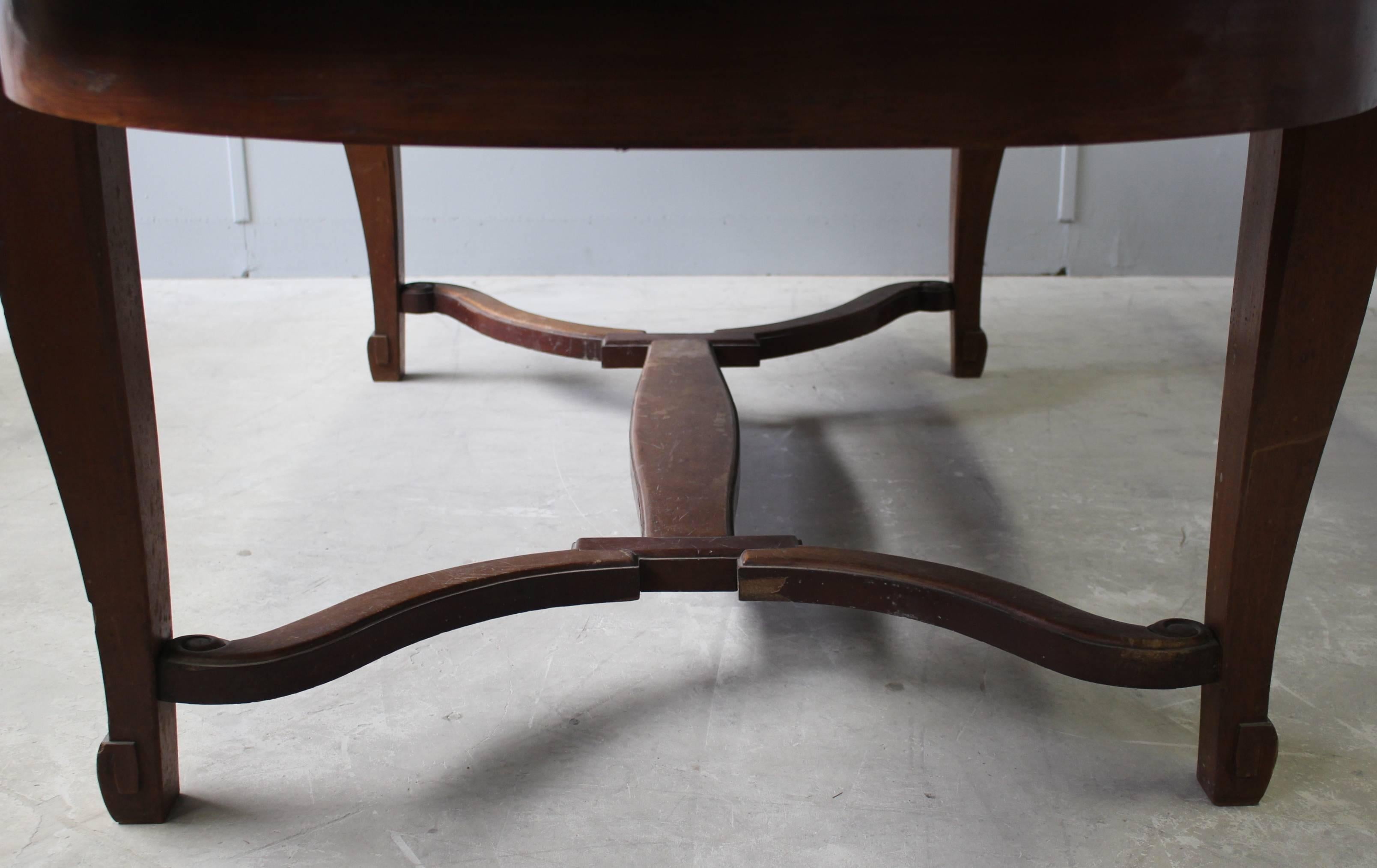 Fine French Art Deco Mahogany Dining Table in the Manner of Arbus For Sale 2