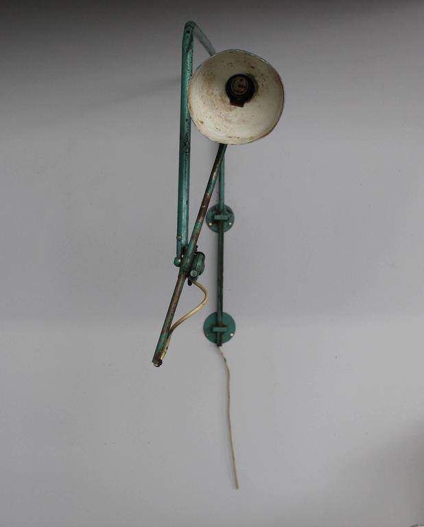French Adjustable Industrial Green Lacquered Metal Wall Light For Sale at 1stdibs