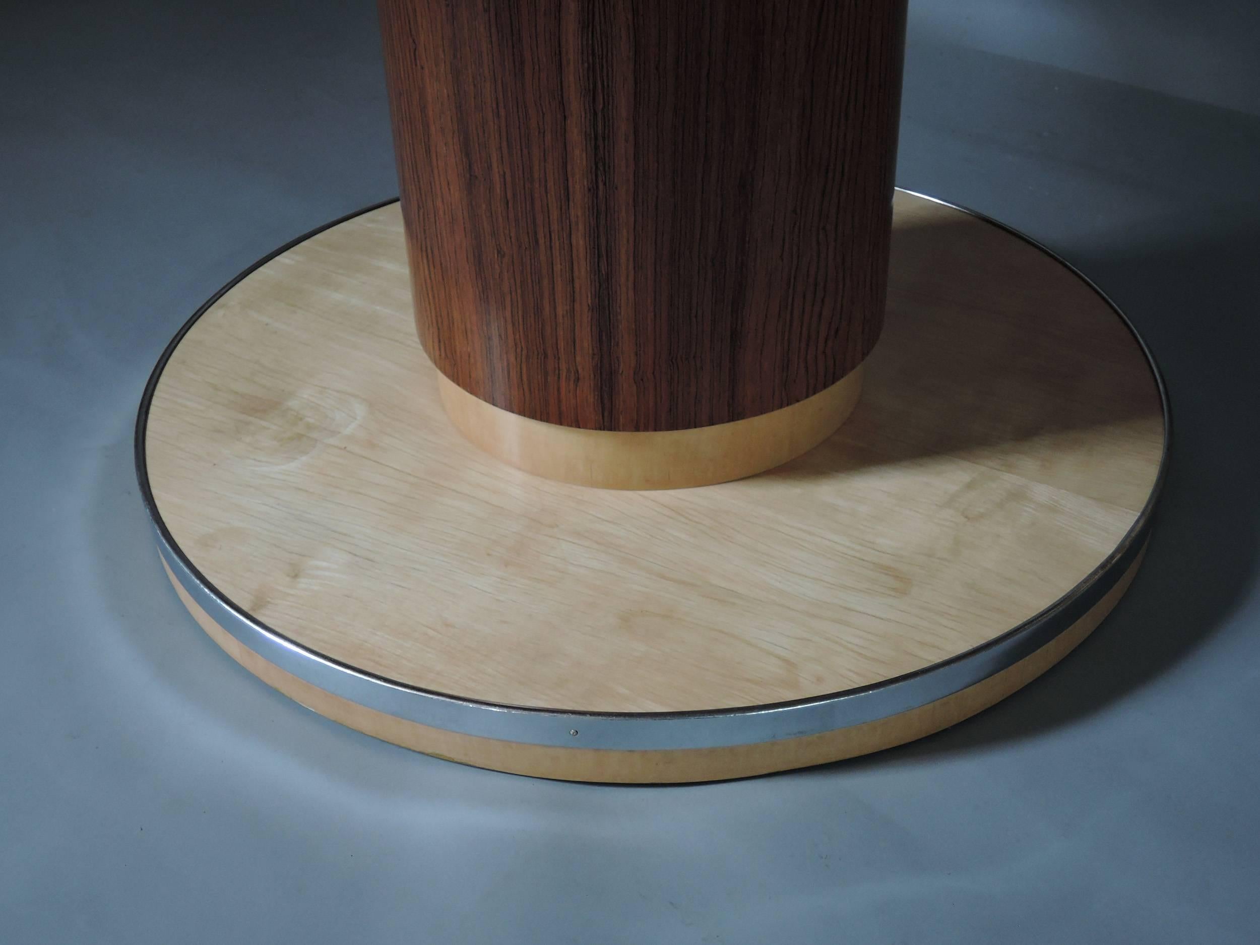 A Fine Round Art Deco Extendable Dining Table by De Coene  1