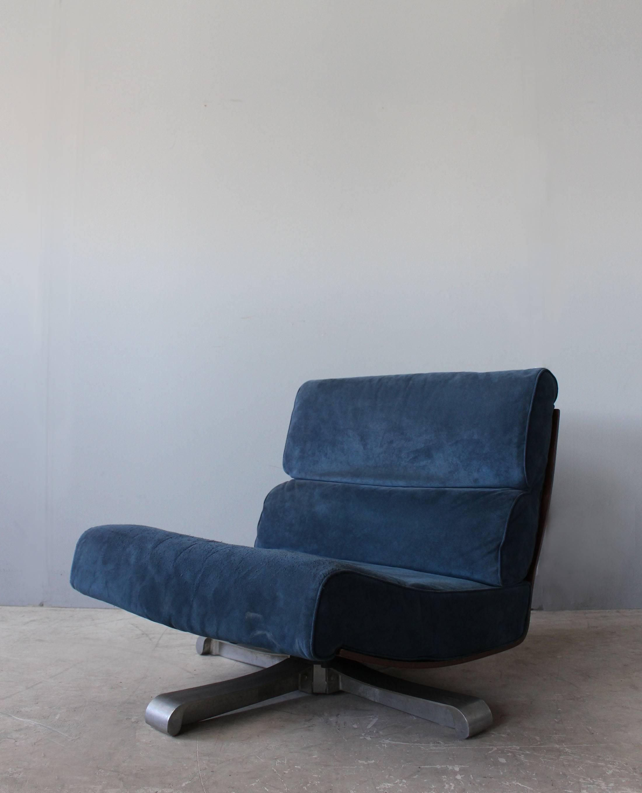 Modern 4 French 1970’s Swivel Lounge Chairs by Tito Agnolli & Steiner