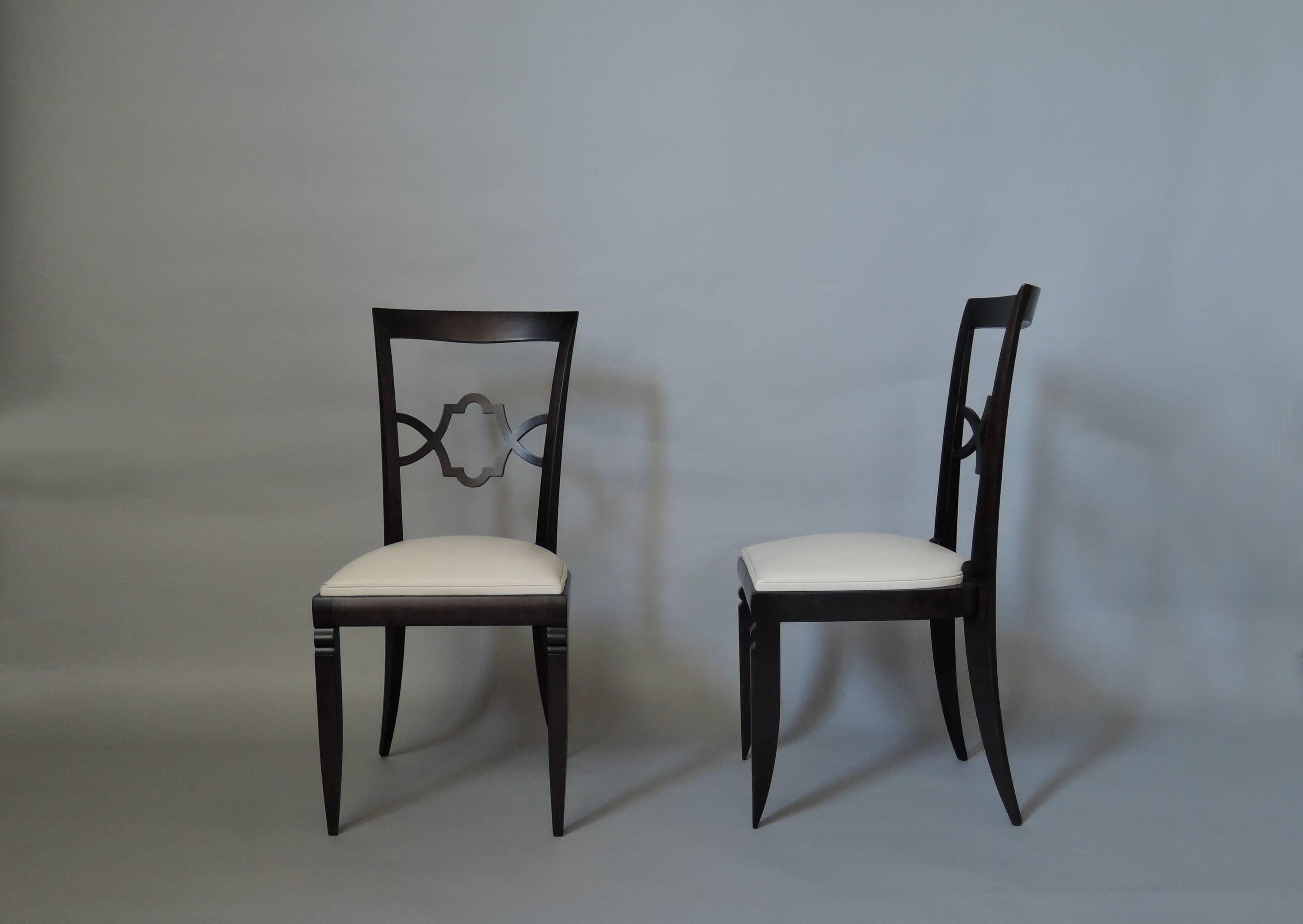 Set von 14 feinen französischen Art-déco-Esszimmerstühlen '12 Beistellstühle und 2 Armlehnen' (Mitte des 20. Jahrhunderts) im Angebot