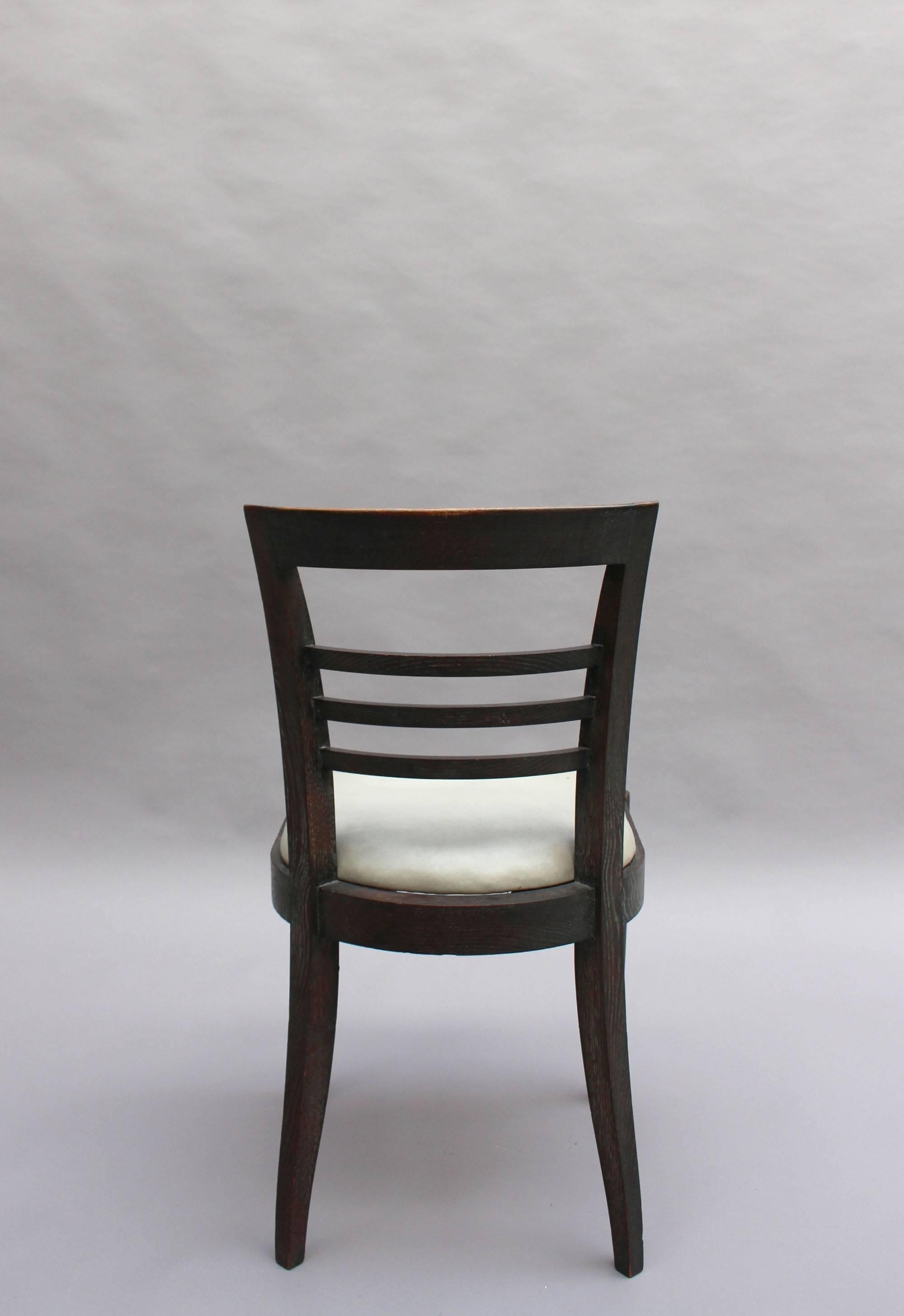Set di otto raffinate sedie da pranzo francesi Art Déco in Oak Oak ebanizzato in vendita 2