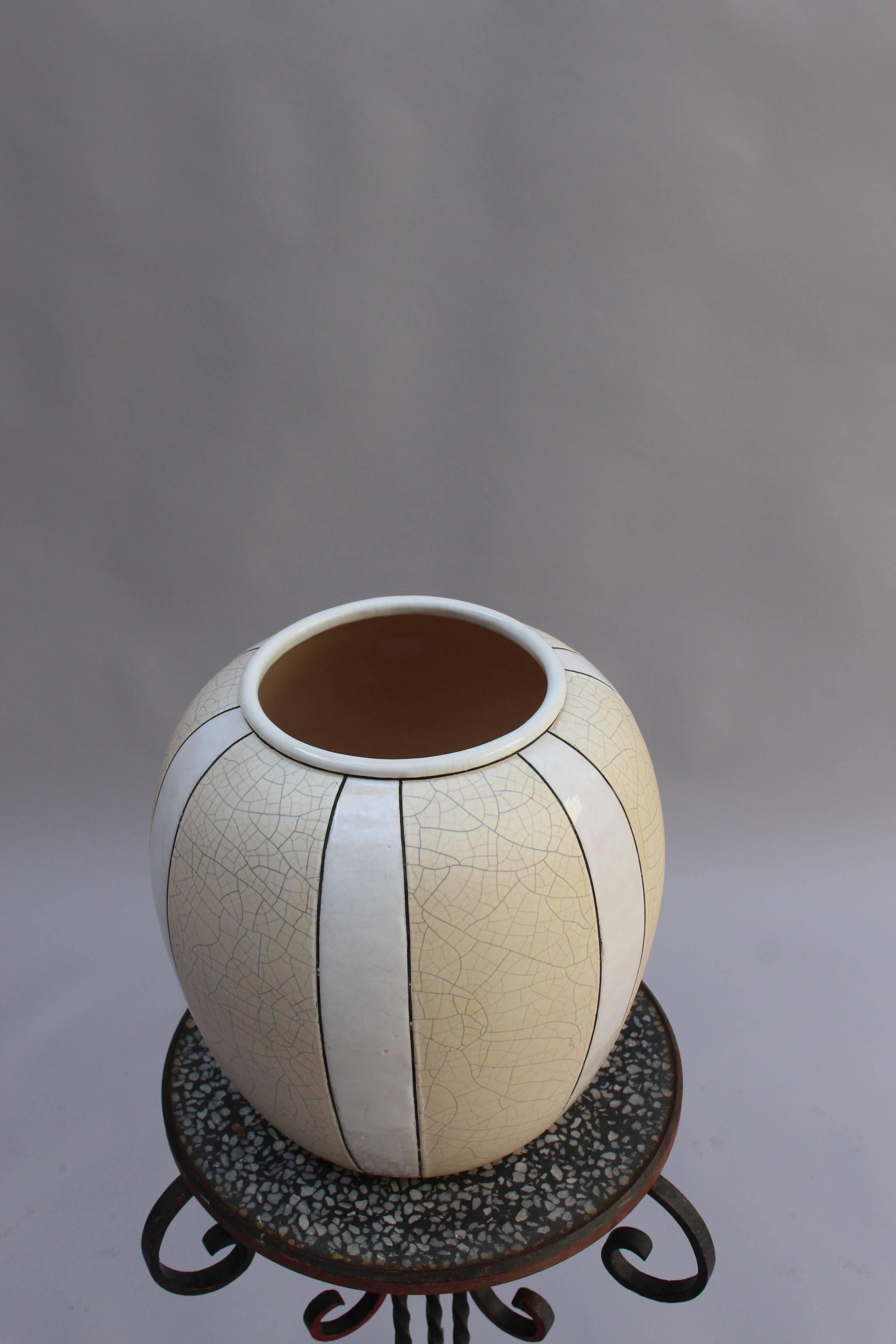 Français Vase en céramique Craquelé Art Déco par Atelier Pomone pour Le Bon Marché