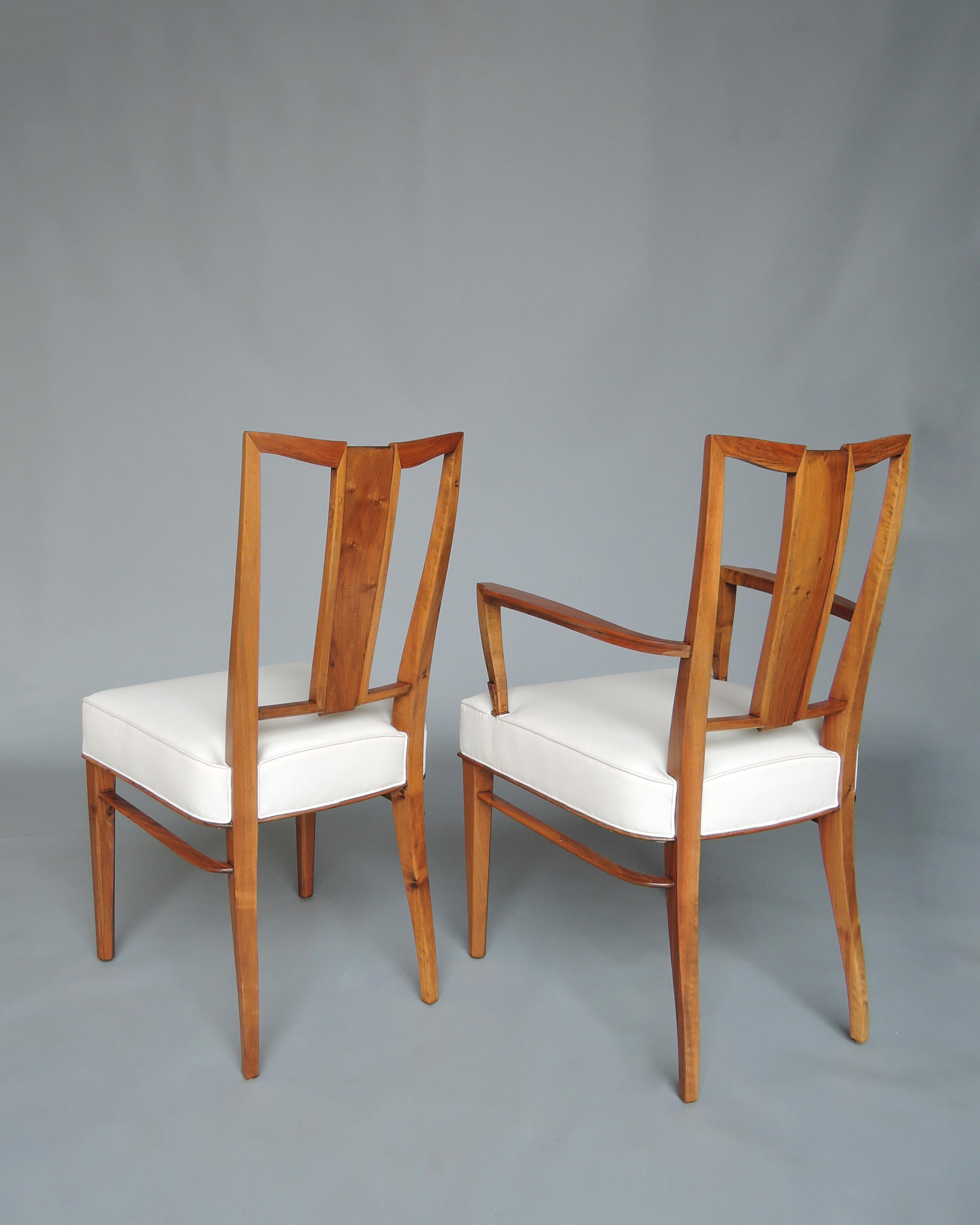 Tessuto Set di 8 sedie in noce Art Deco francese di Dominique (6 laterali e 2 con braccioli) in vendita