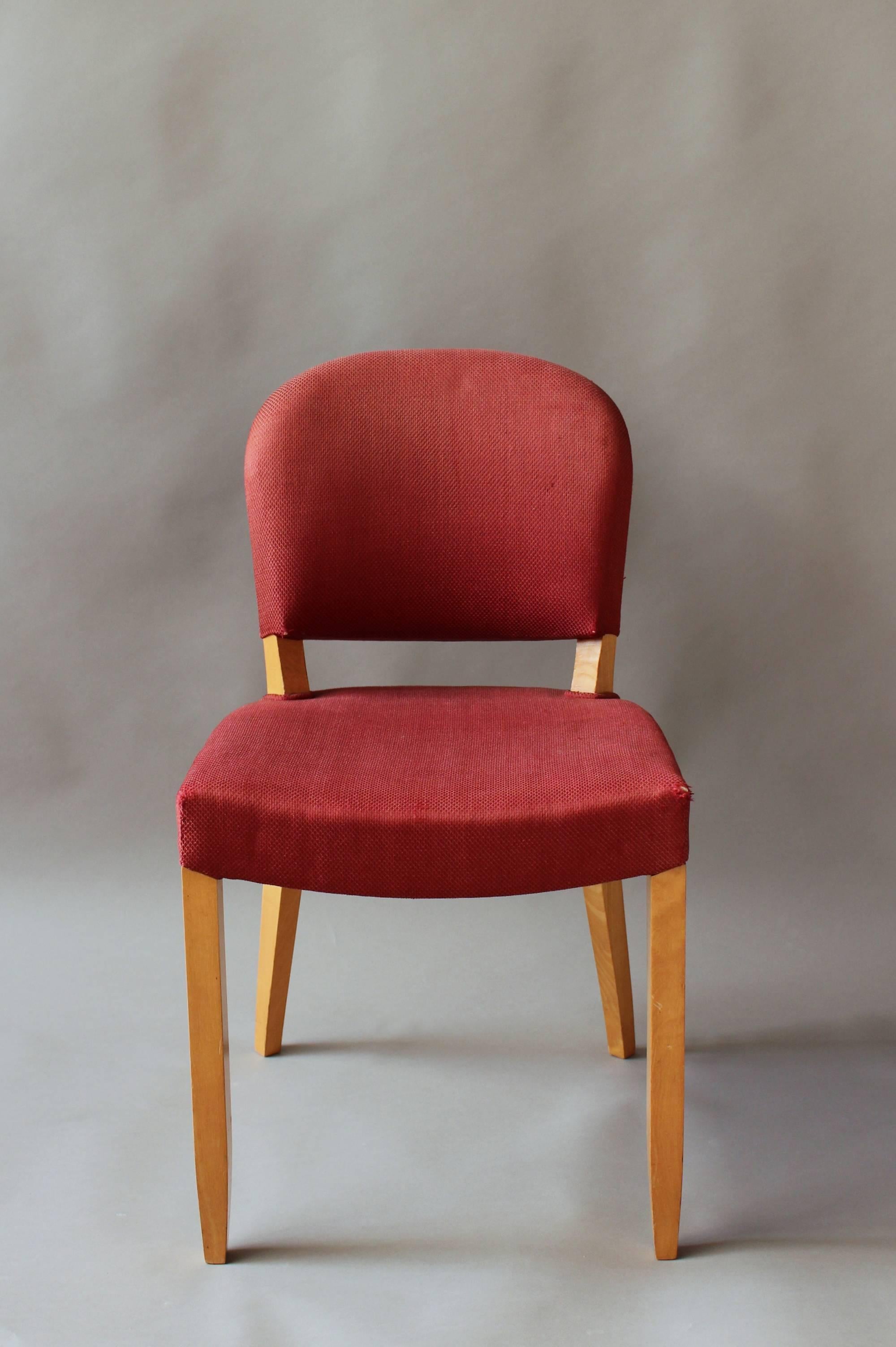Ein Paar feiner französischer Art-Déco-Stühle aus Bergahorn von Jules Leleu.