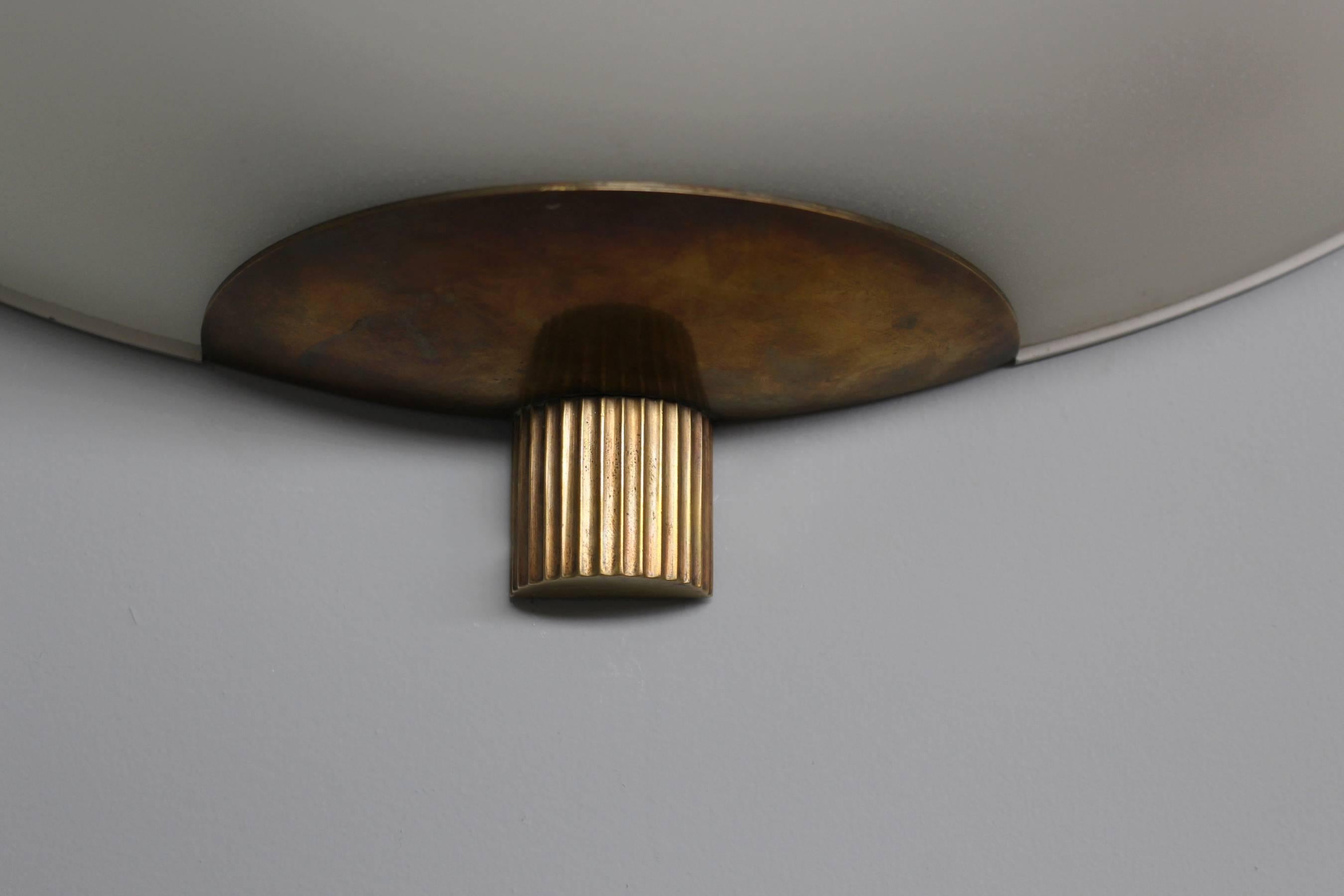 A Pair of Fine French Art Deco Frosted Glass and Bronze Sconces For Sale 5