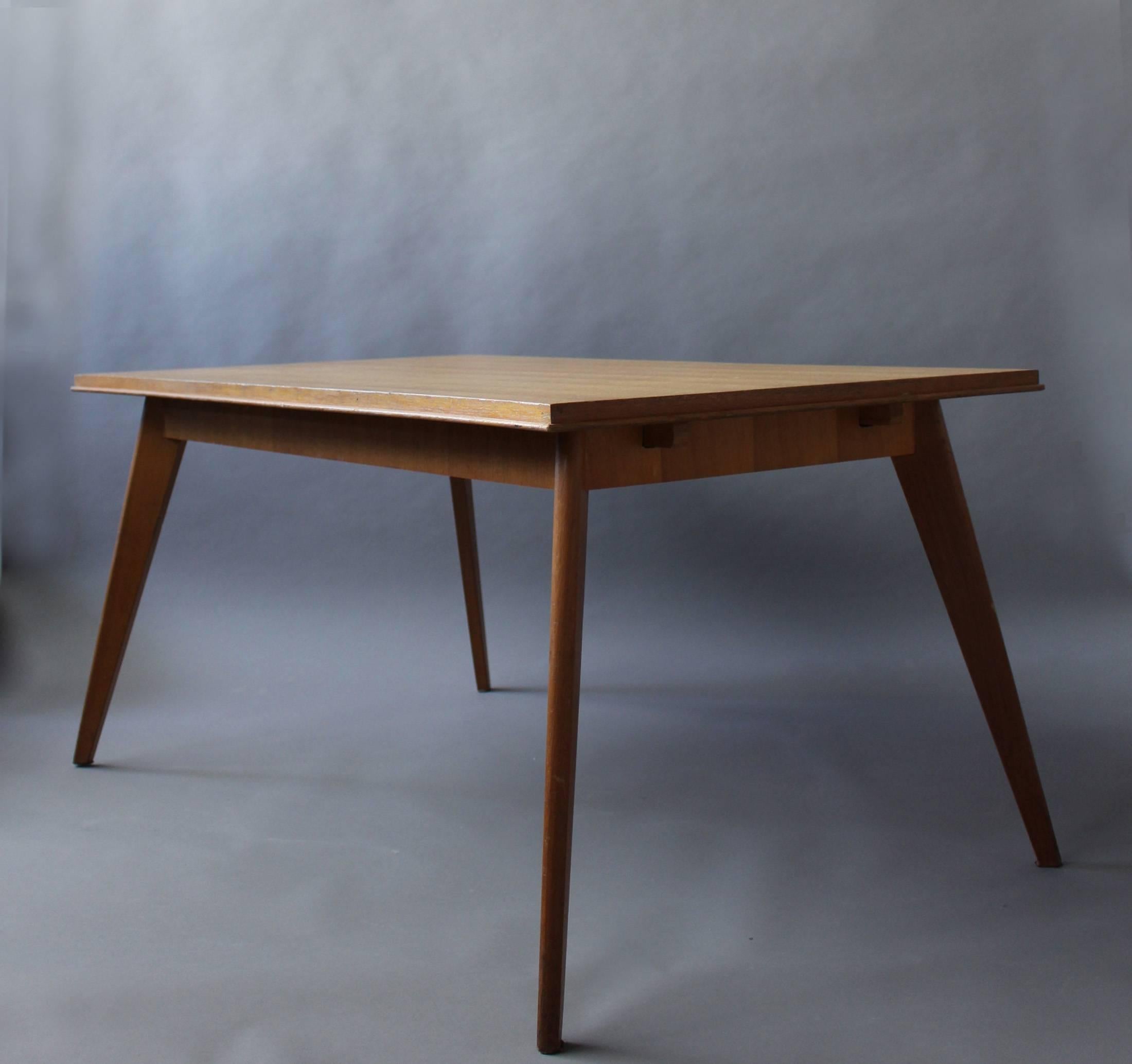 Français Table à compas en Oak Oak des années 1950 en vente