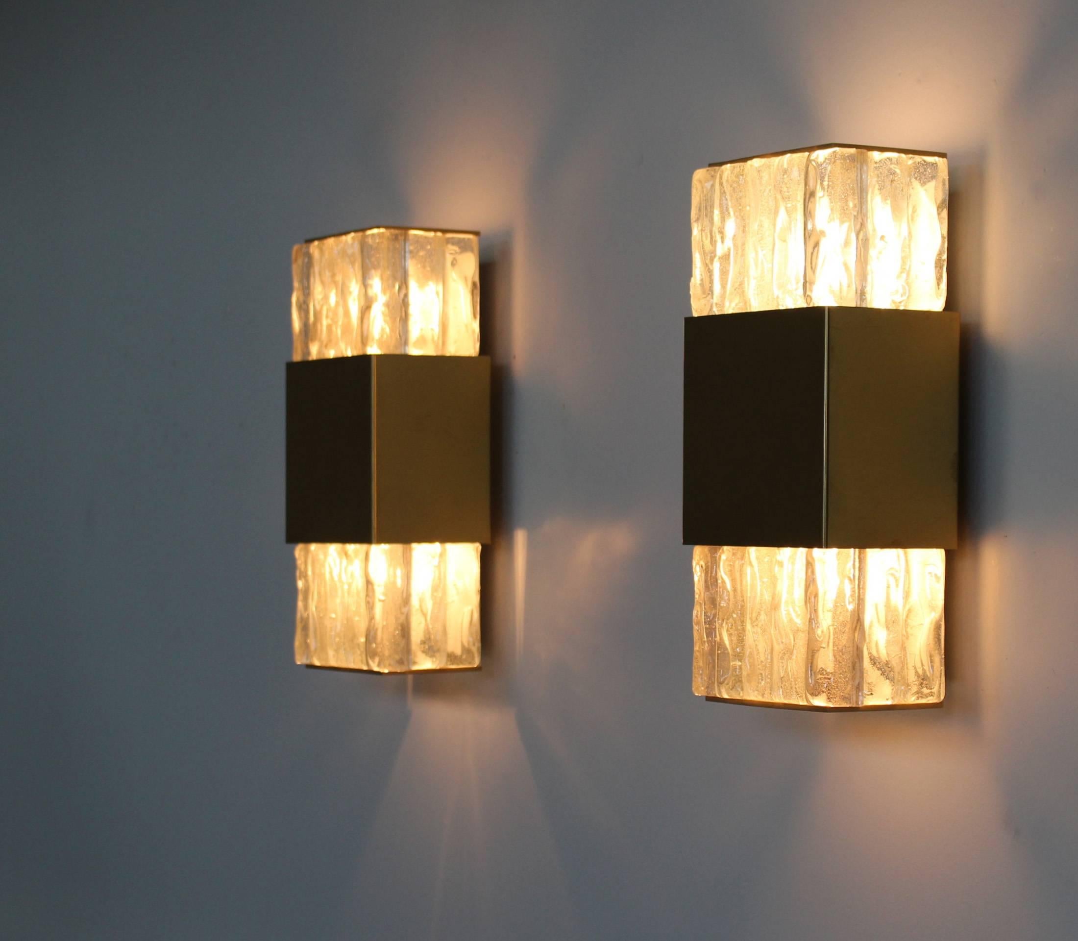 2 Fine French Art Deco Bronze and Glass Slabs Sconces by Perzel In Good Condition For Sale In Long Island City, NY