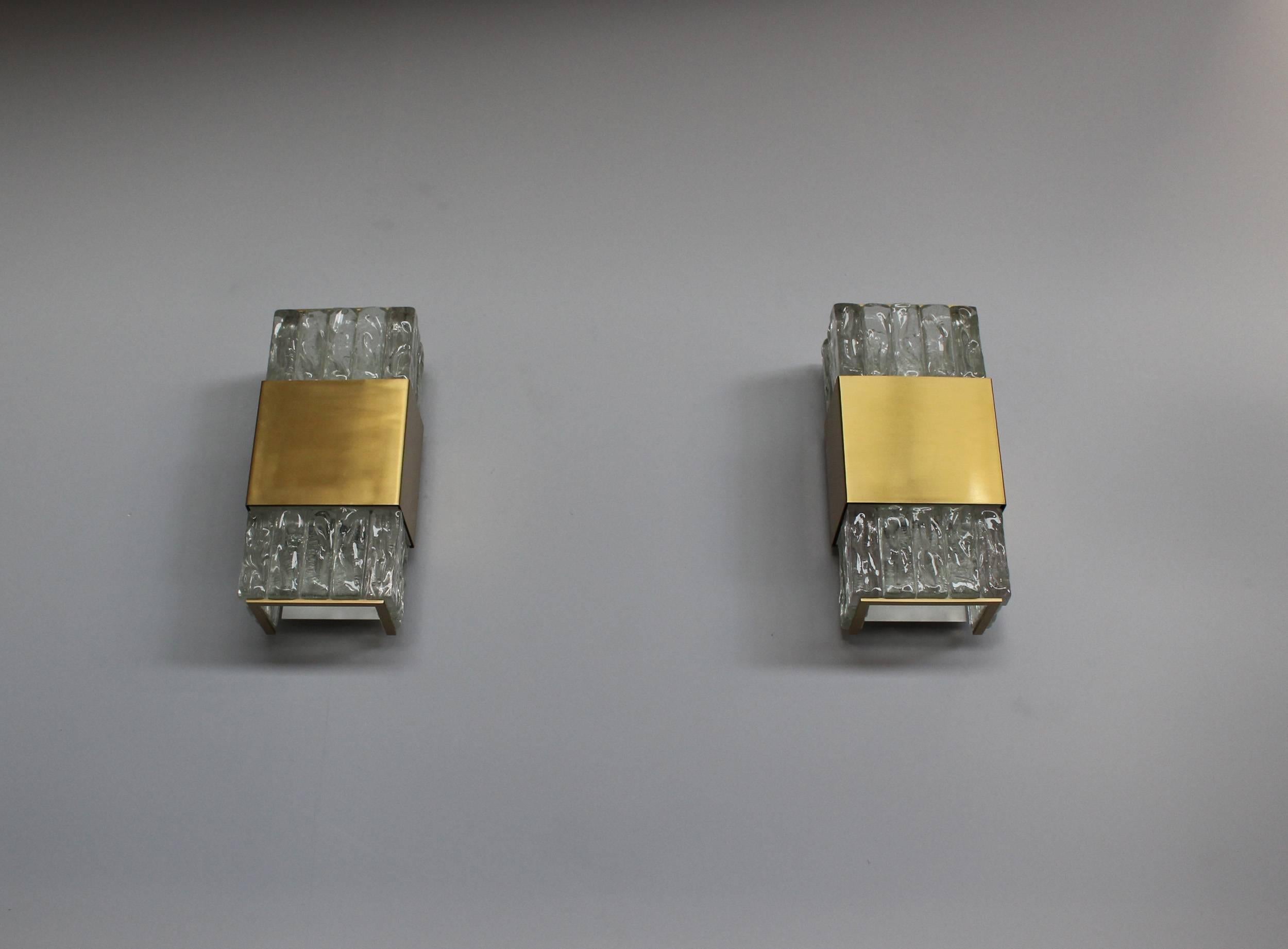 2 Fine French Art Deco Bronze and Glass Slabs Sconces by Perzel For Sale 4