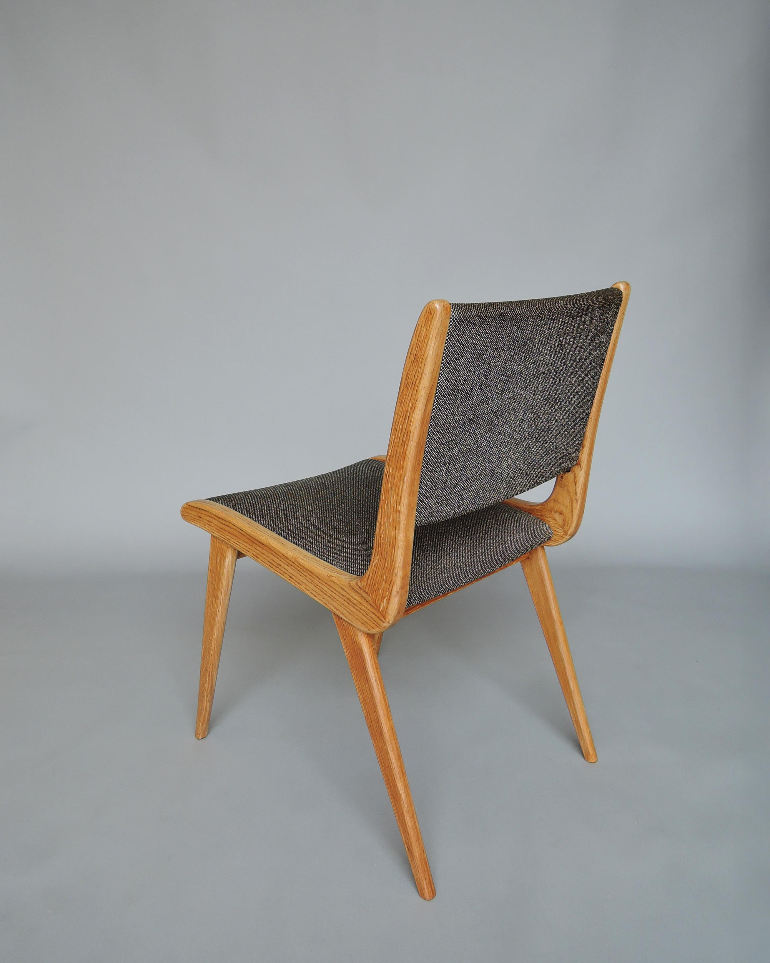 Ensemble de 6 chaises de salle à manger en chêne français du milieu du siècle par Roset Bon état - En vente à Long Island City, NY