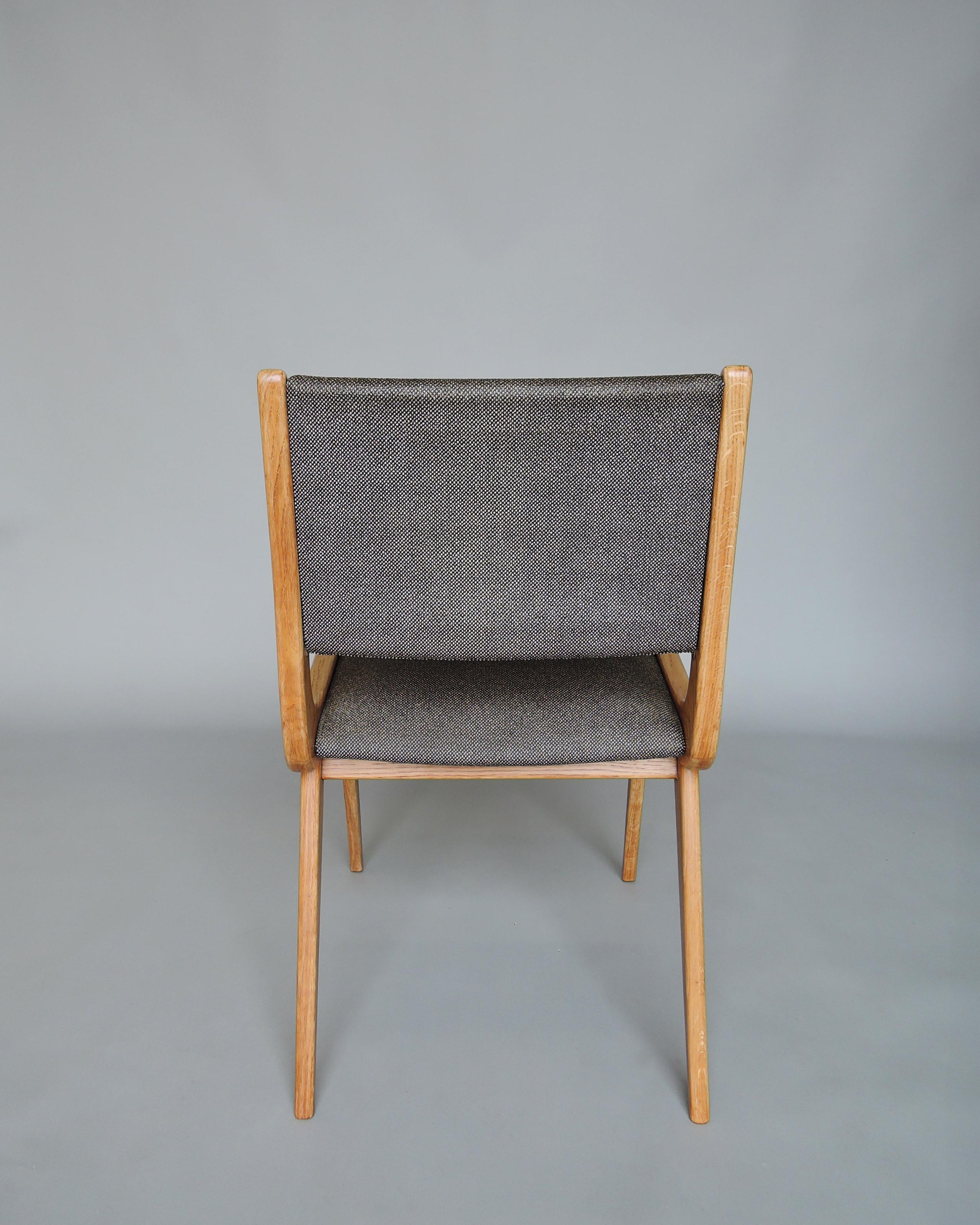Milieu du XXe siècle Ensemble de 6 chaises de salle à manger en chêne français du milieu du siècle par Roset en vente