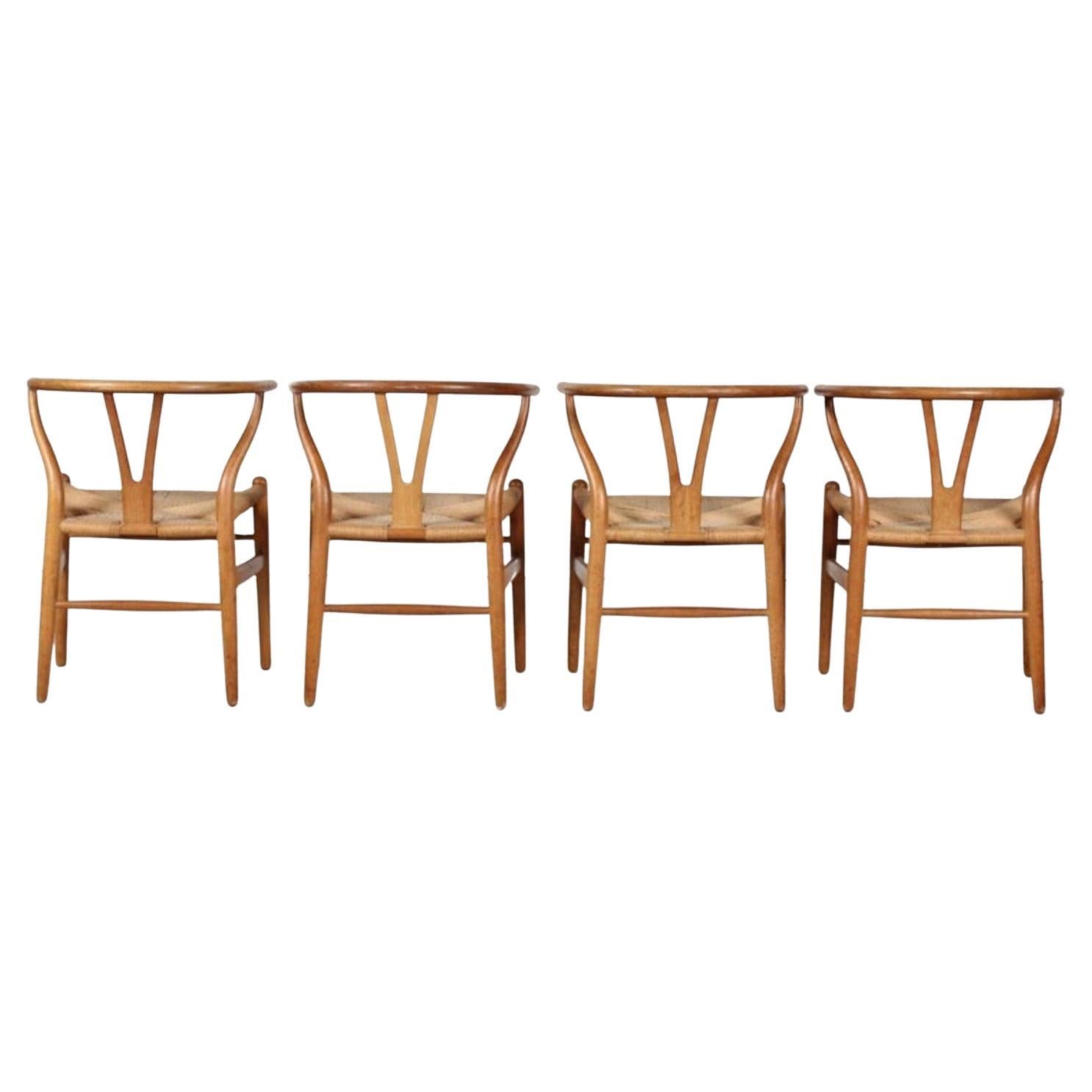 Scandinavo moderno Hans Wegner vintage Wishbone CH-24 for Carl Hansen, 1970's edition in vendita