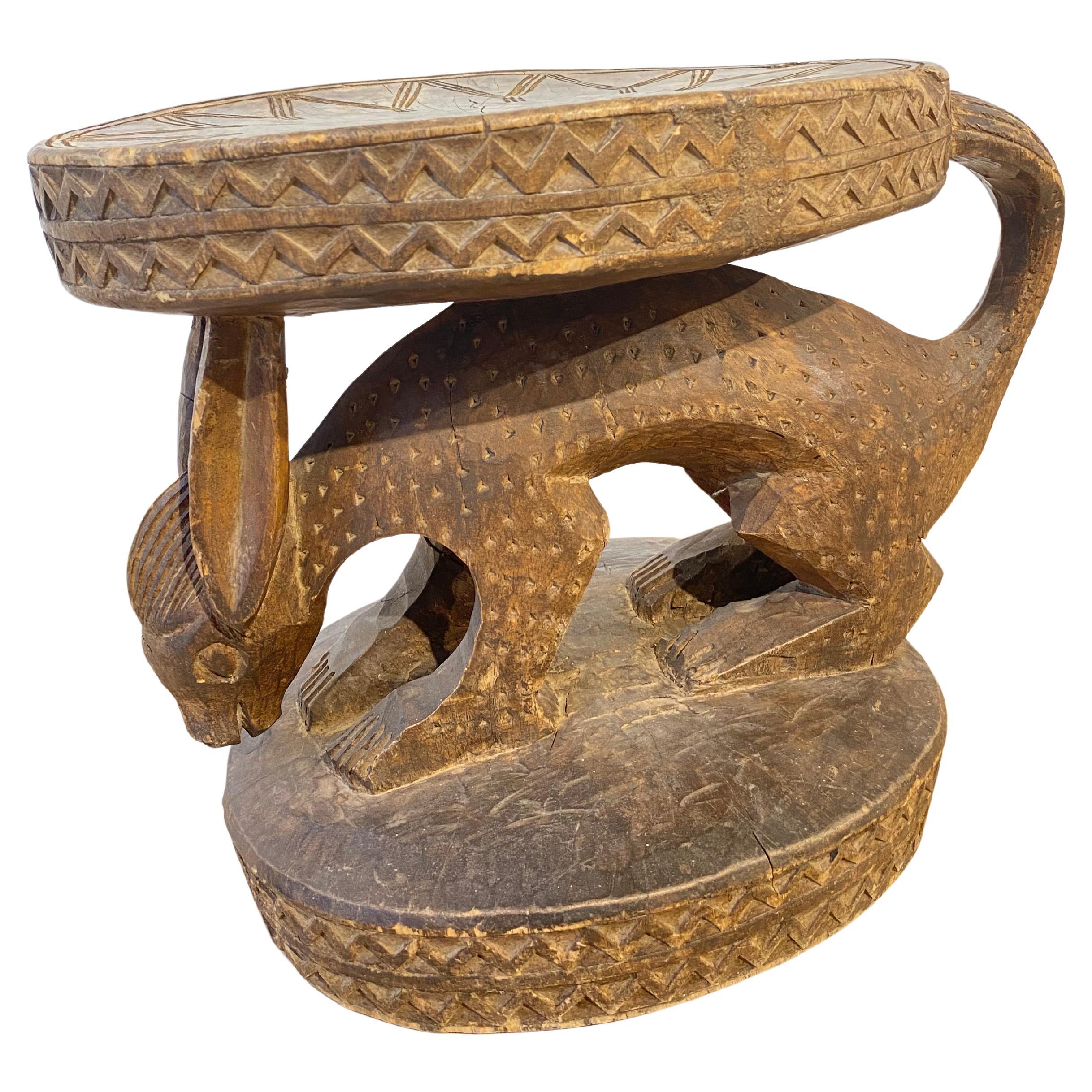 Sgabello africano dal Camerun  Bamoun o Bamileke