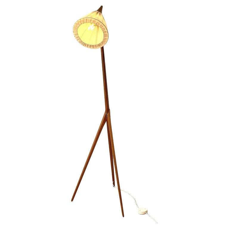 Swedish Luxus Giraffen floor lamp 1950's For Sale