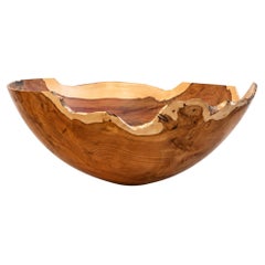 Coupe contemporaine monoxyle en If par Ralph Ribour