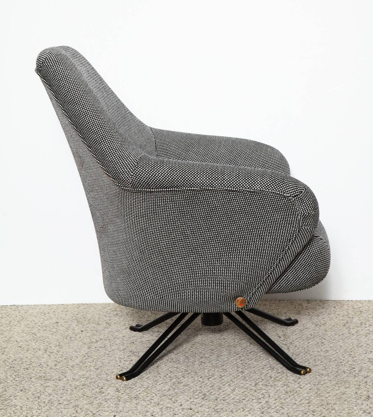 Osvaldo Borsani P32 Lounge Chair In Excellent Condition In New York, NY