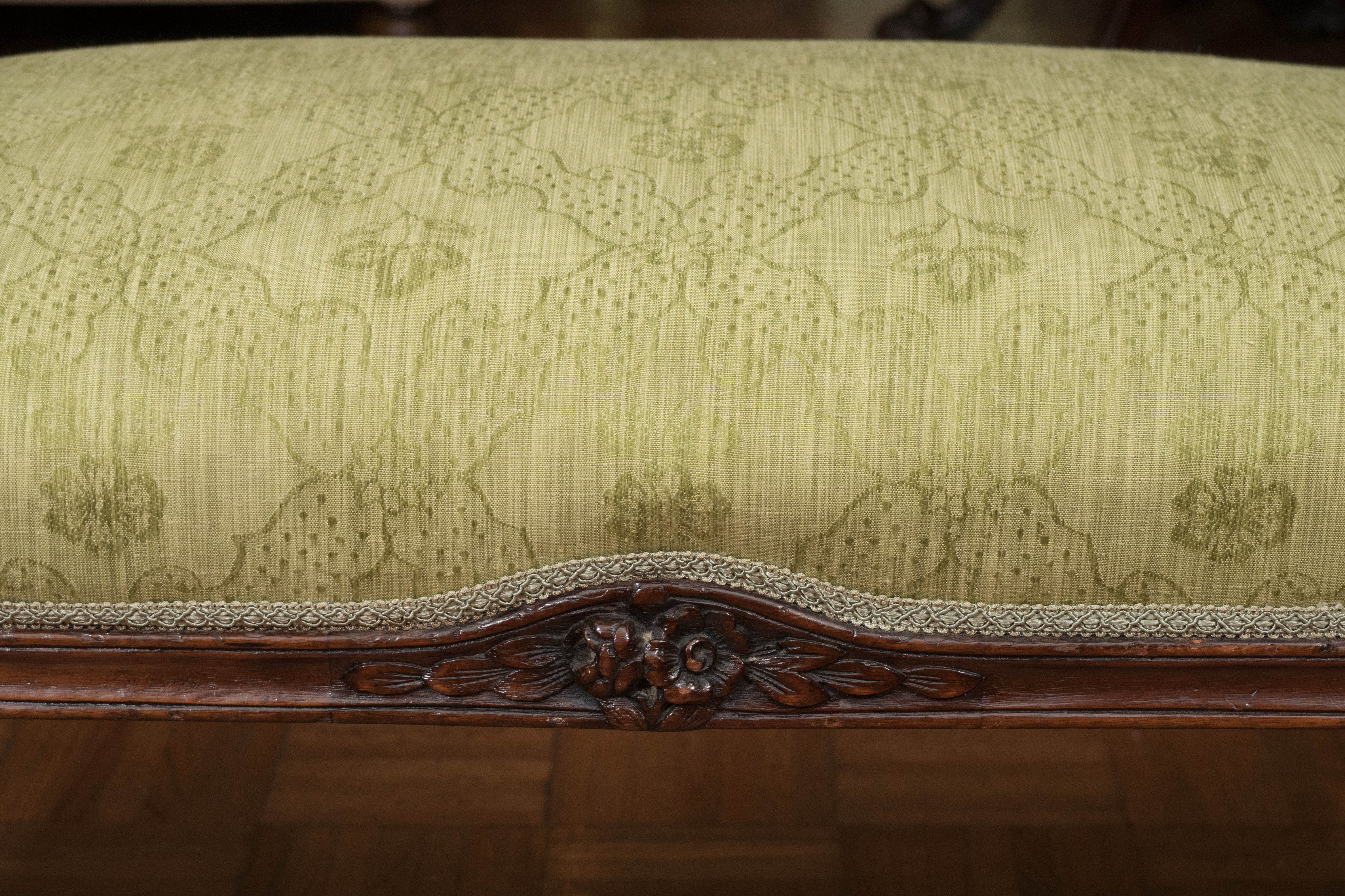 Carved Early 19th Century Regency Mahogany Window Seat