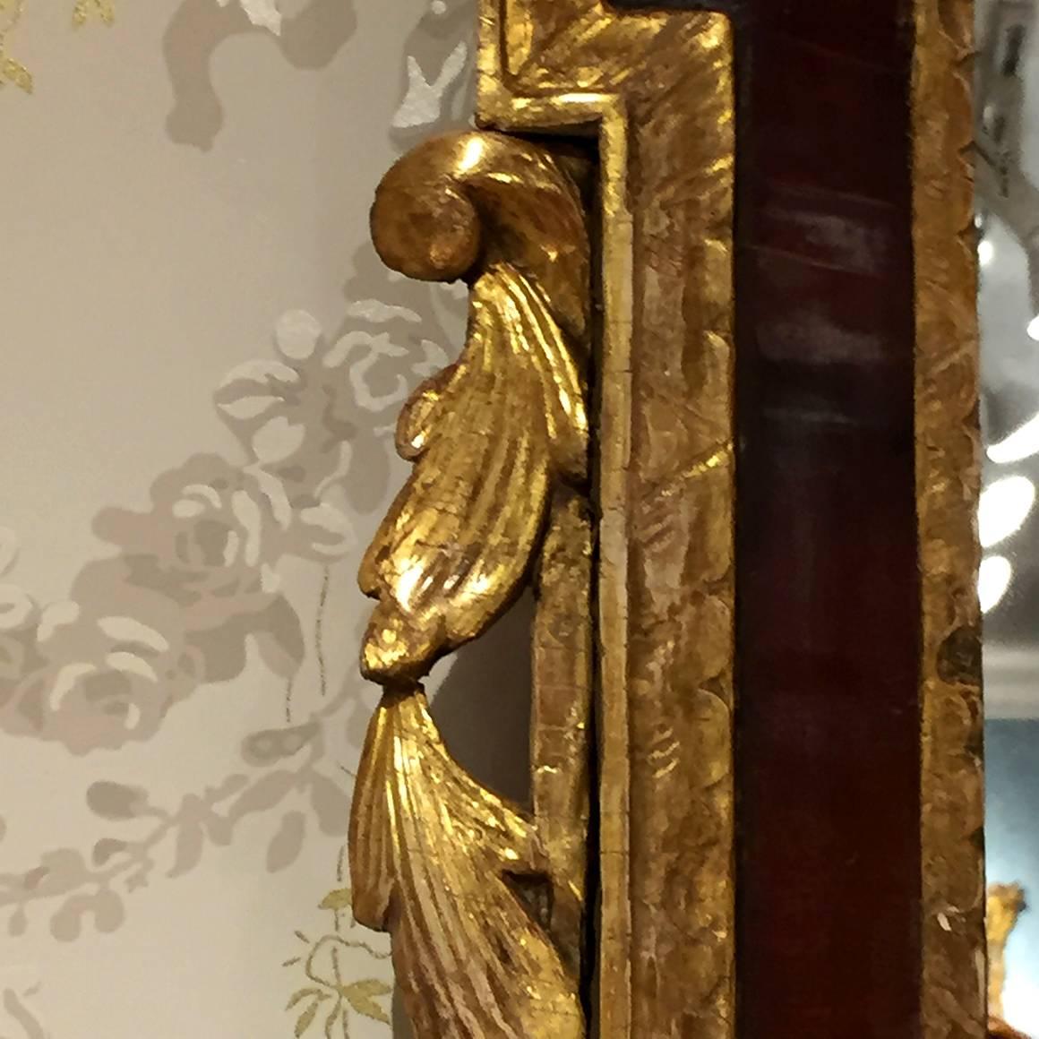 18th Century English Georgian Mahogany and Gilt Mirror In Excellent Condition For Sale In New York, NY