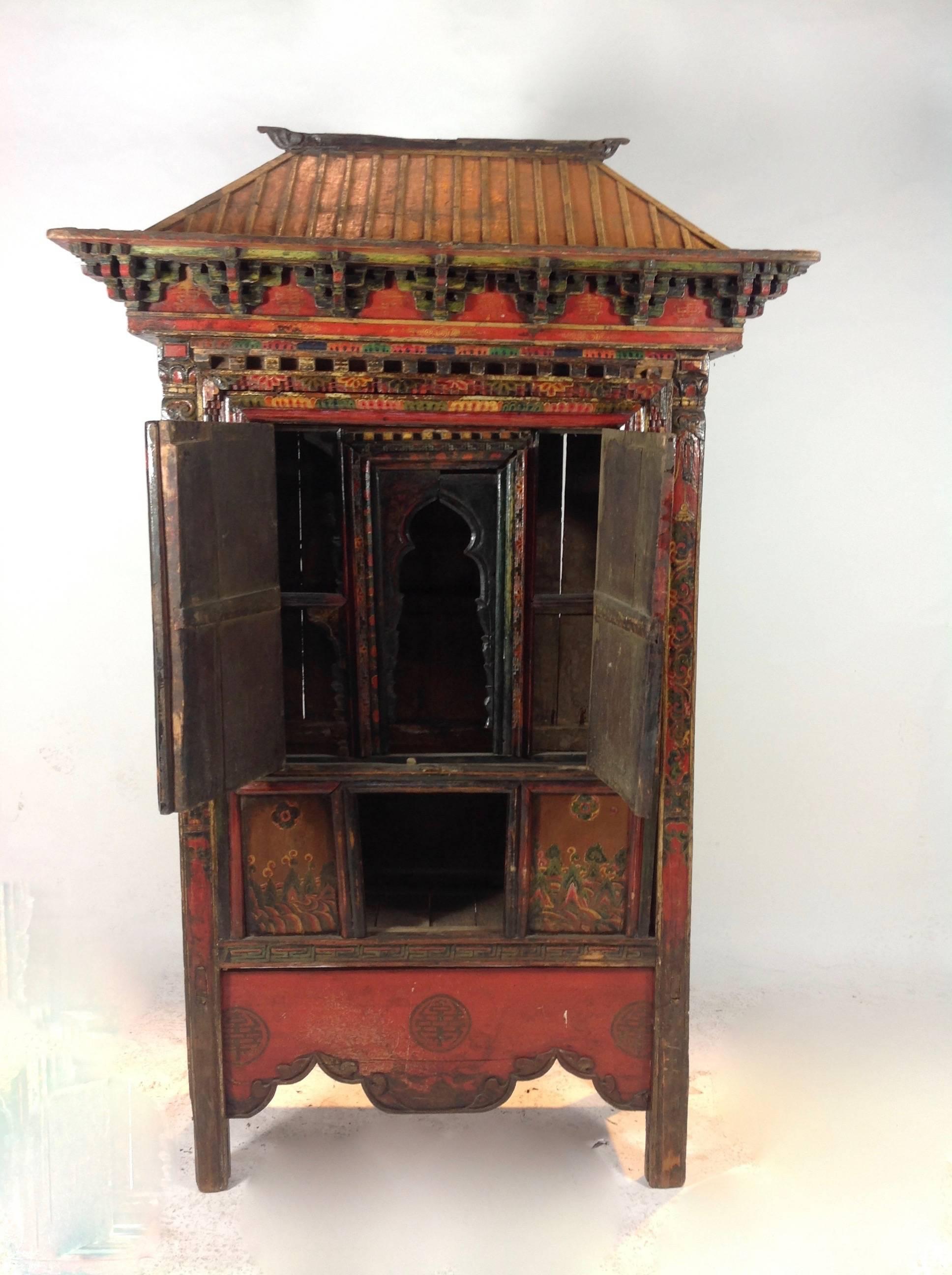 Tibetan Altar Chest, Late 19th Century For Sale 3