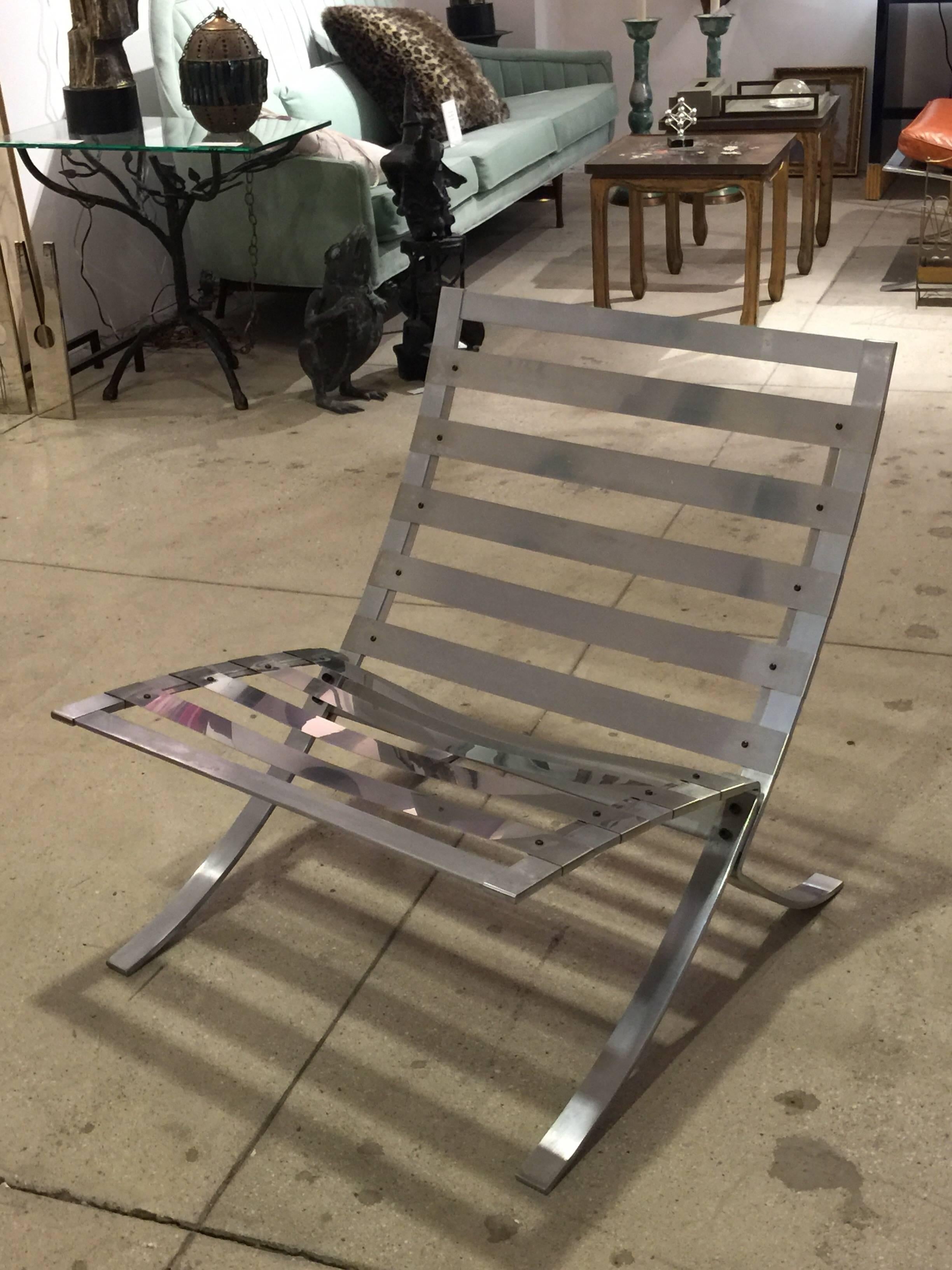 Pair of Mid-Century Modern Chairs with Steel Base In Excellent Condition In North Miami, FL