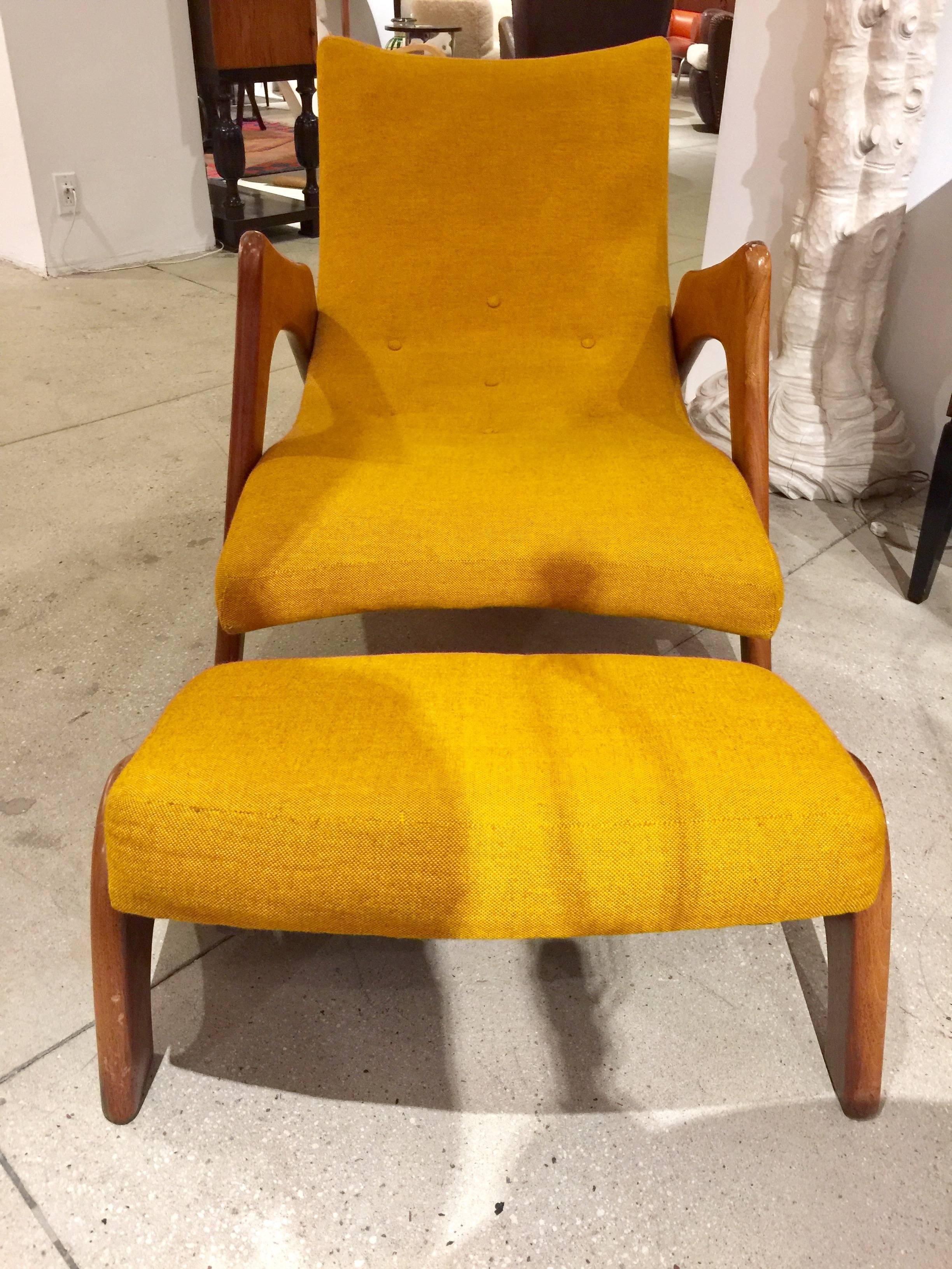 Adrian Pearsall Crescent Lounge Chair and Ottoman In Good Condition In North Miami, FL