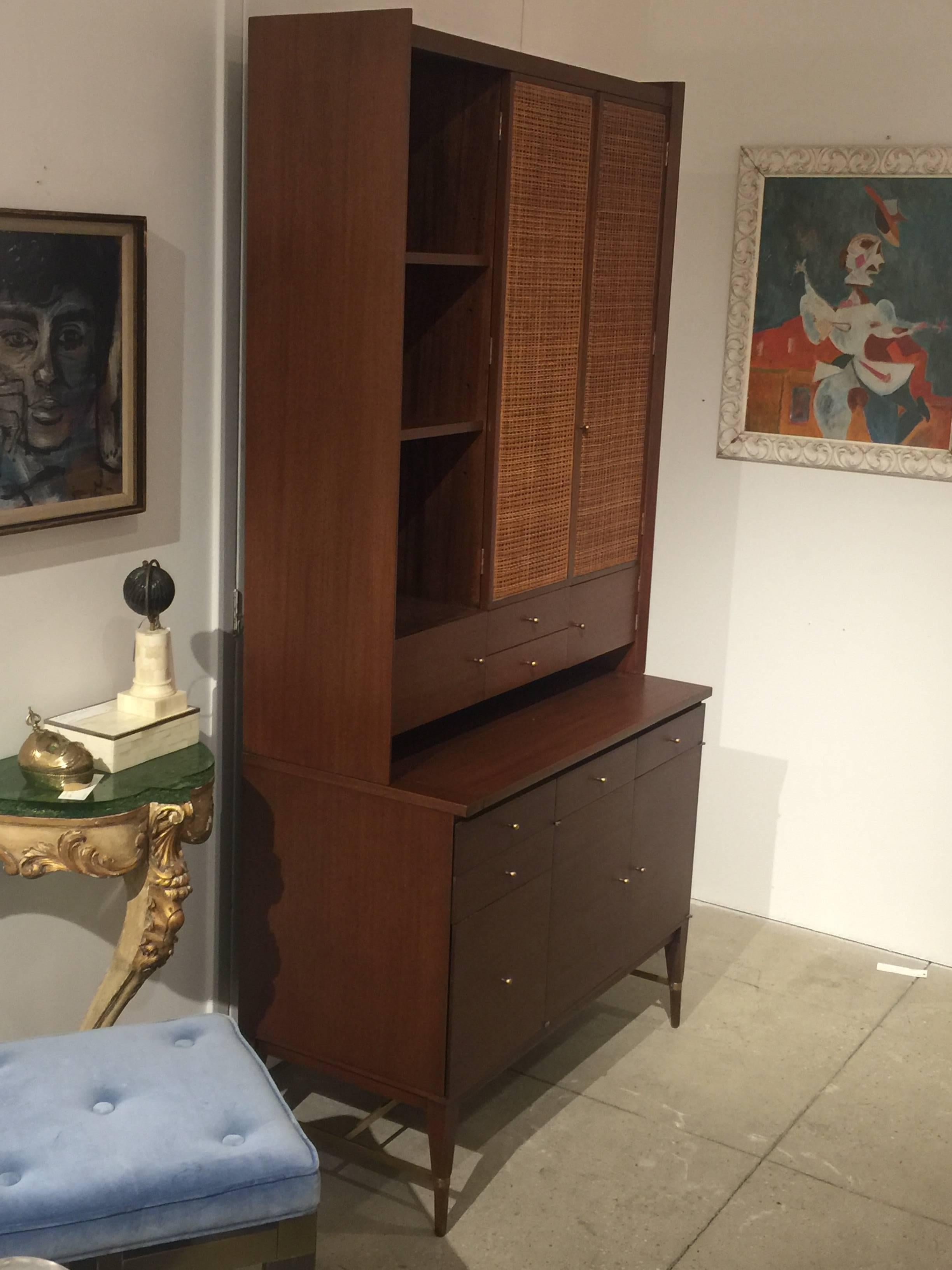 An unusual cabinet /secretary by Paul McCobb.
Great use of various materials.
This piece is labelled and part of the
Conneseur Collection.
Scale and proportions are fantastic.