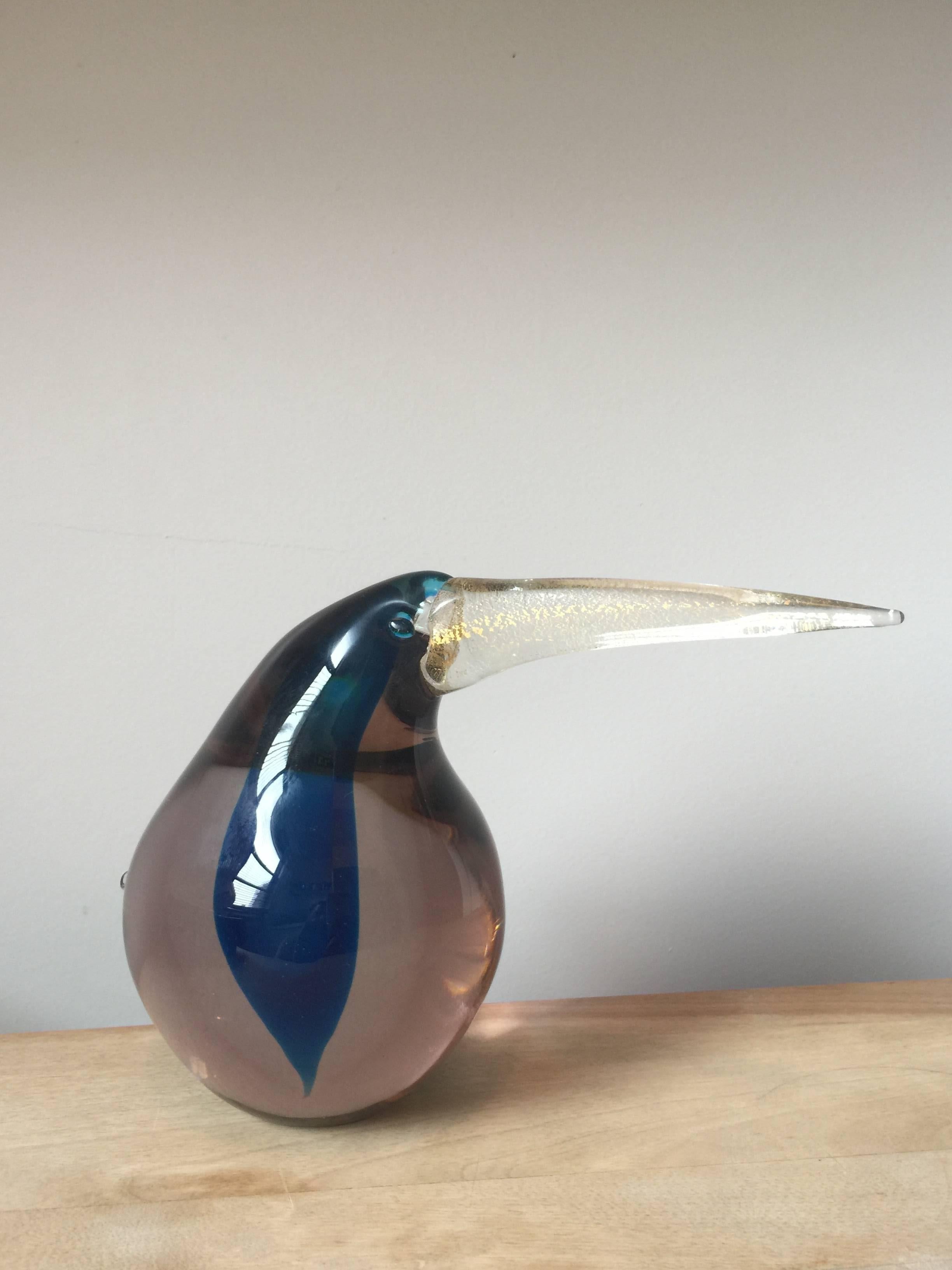 A beautifully colored and detailed Murano bird sculpture.
Great scale and colors.
