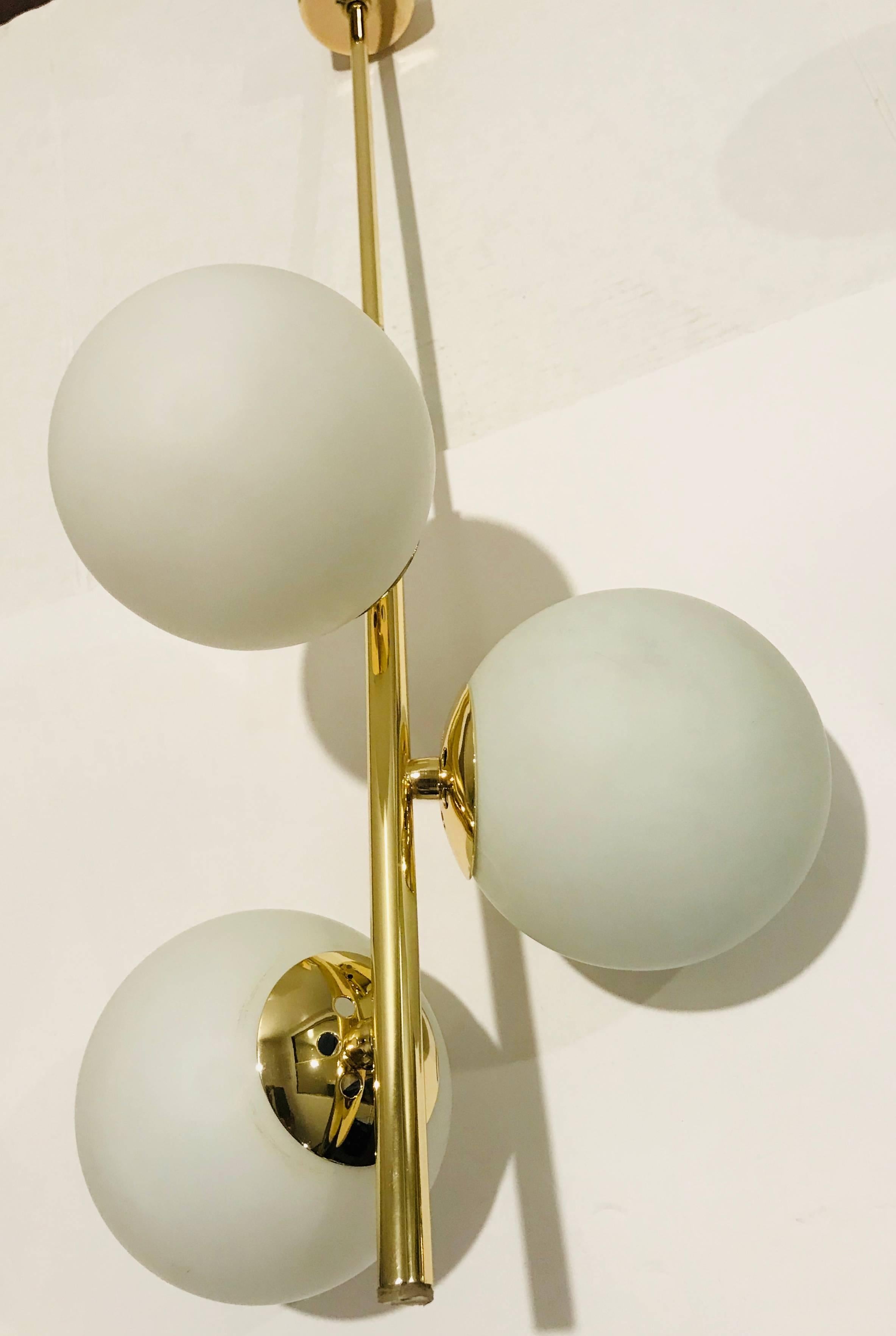 Pair of Italian 1950s Midcentury Golden Brass Three-Light Pendants Chandelier 2