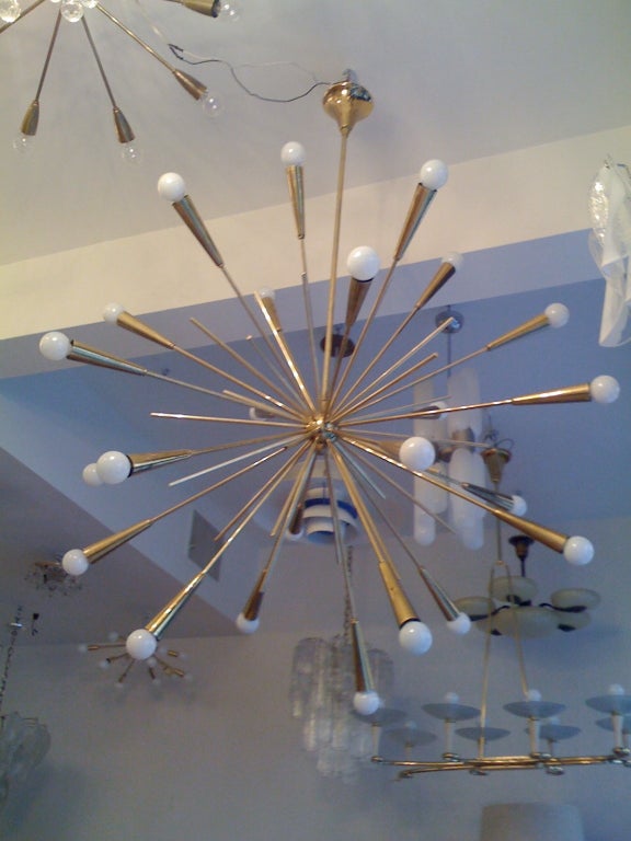 Large 1960s Italian Midcentury Brass Starburst Sputnik Chandeliers For Sale 4