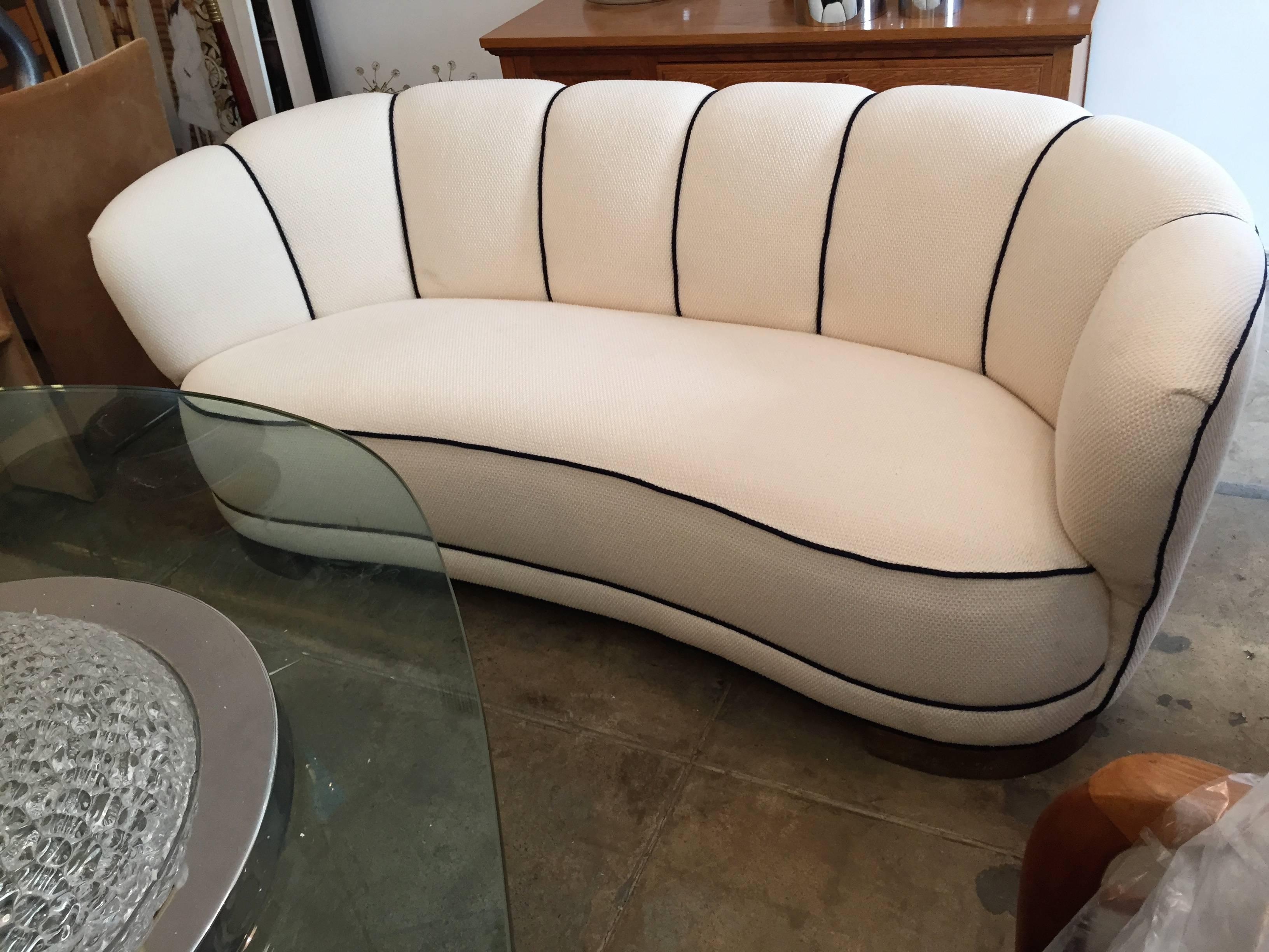 Swedish Art Deco Sofa In Excellent Condition In New York, NY