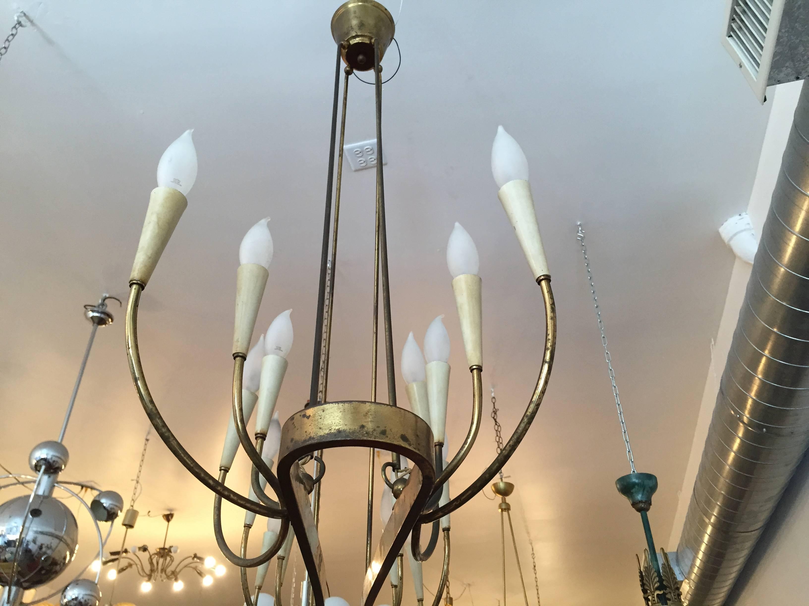 Mid-20th Century Grand Italian 1940s Chandelier For Sale